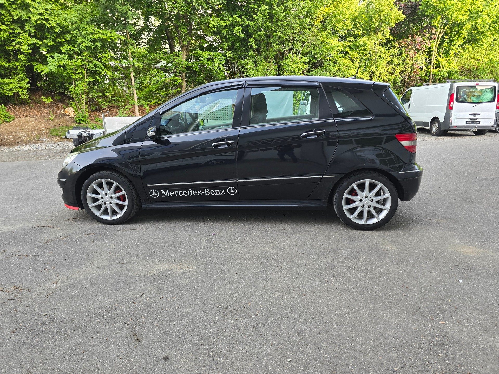 MERCEDES-BENZ B 200 CDI-image-7