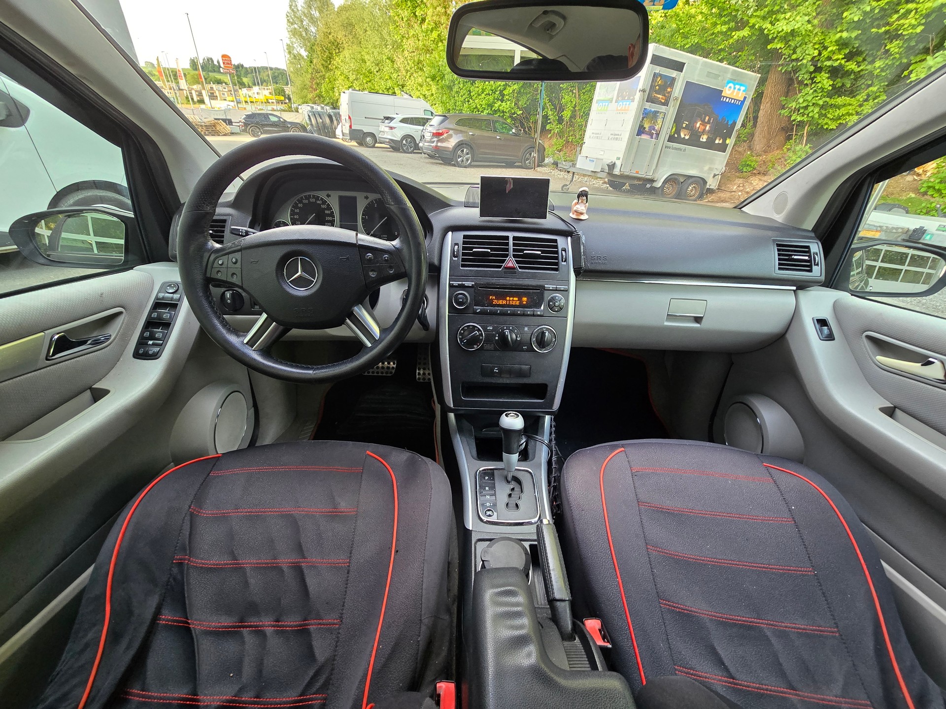 MERCEDES-BENZ B 200 CDI-image-8