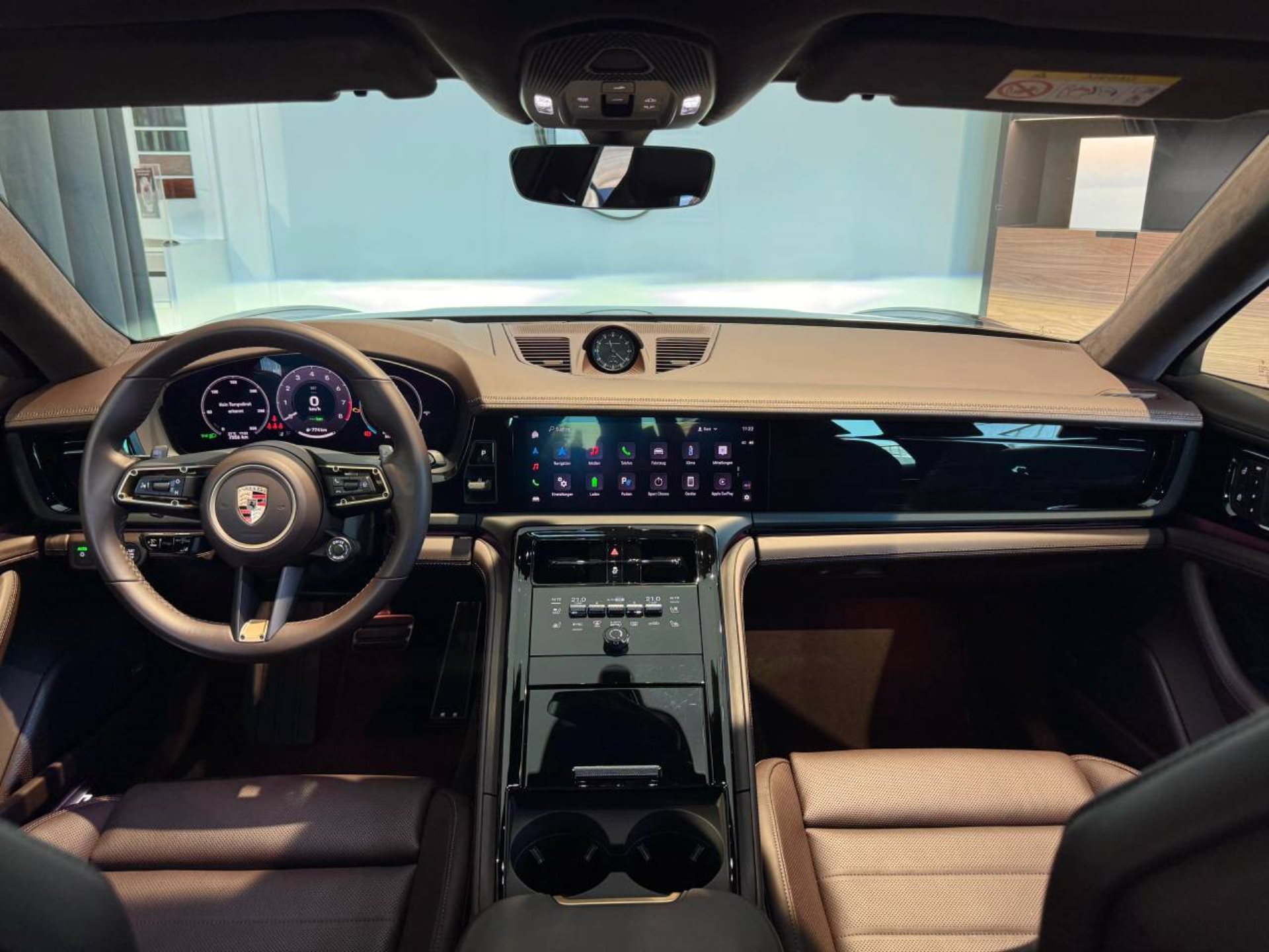 PORSCHE Panamera 4S E-Hybrid-image-15