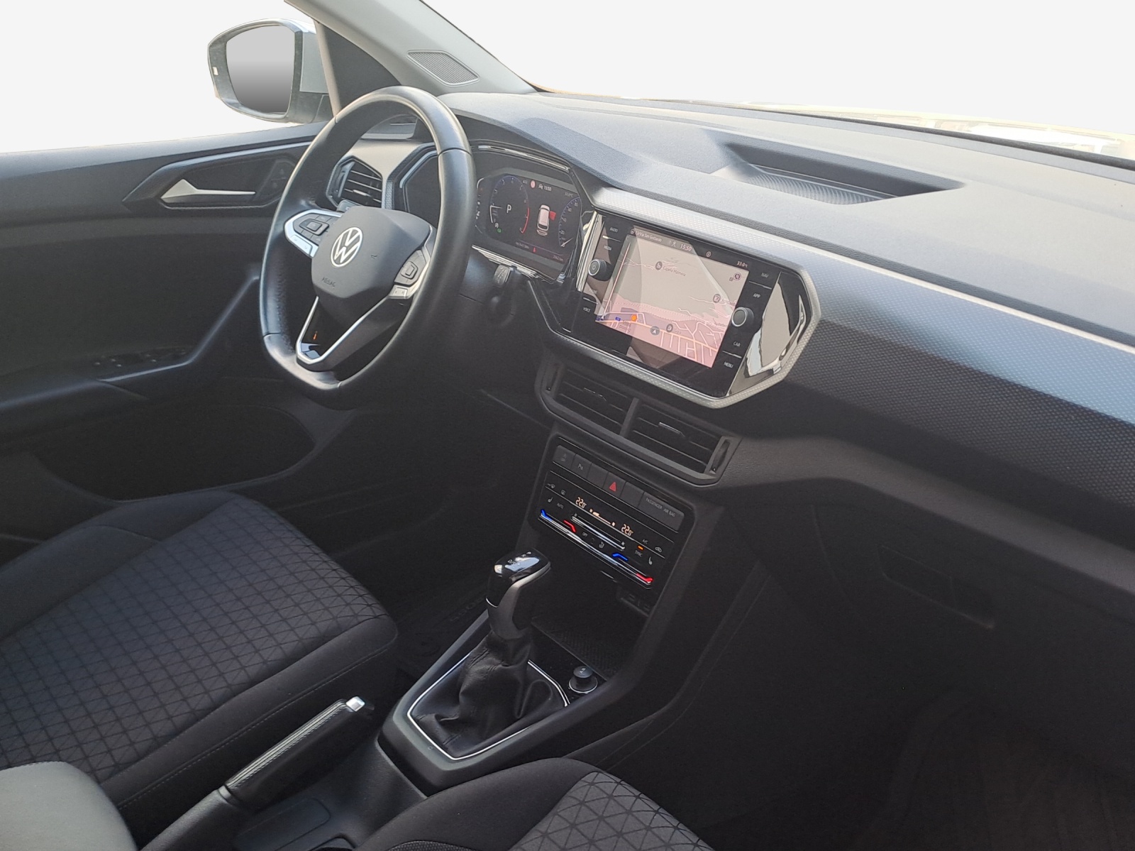 VW T-Cross 1.0 TSI Life DSG-image-15