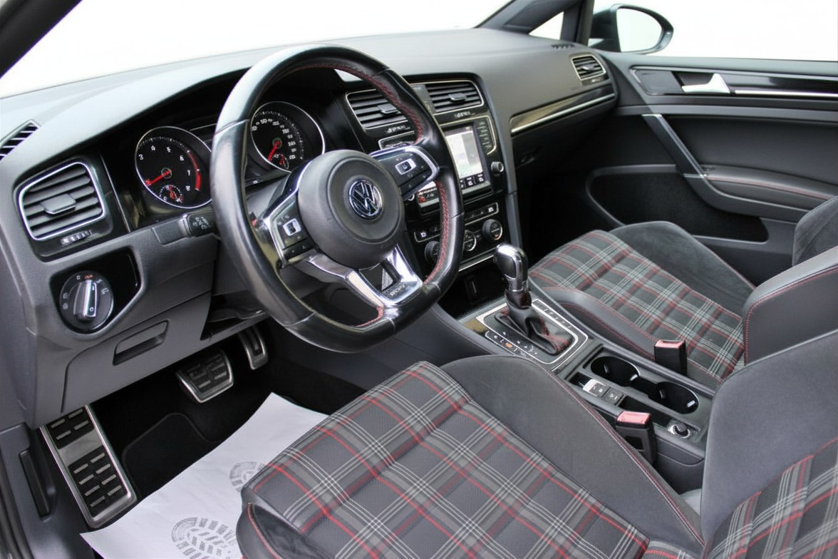 VW Golf 2.0 TSI GTI Performance DSG-image-8
