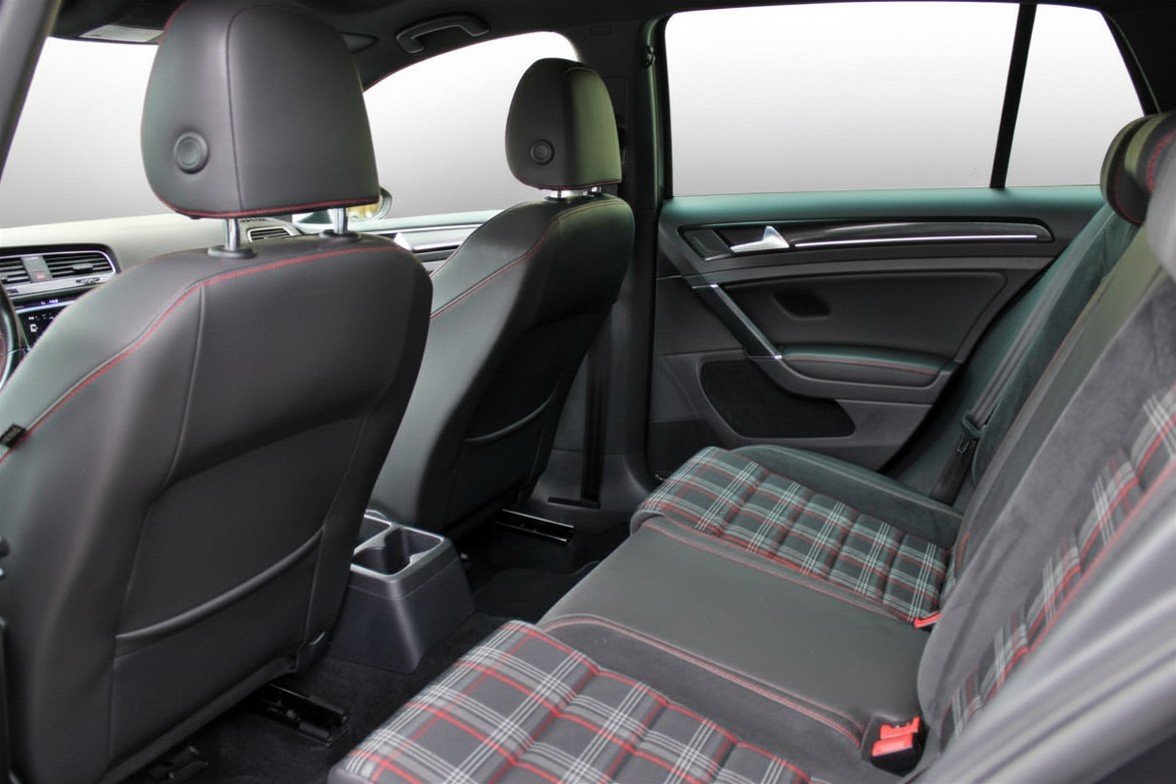 VW Golf 2.0 TSI GTI Performance DSG-image-9