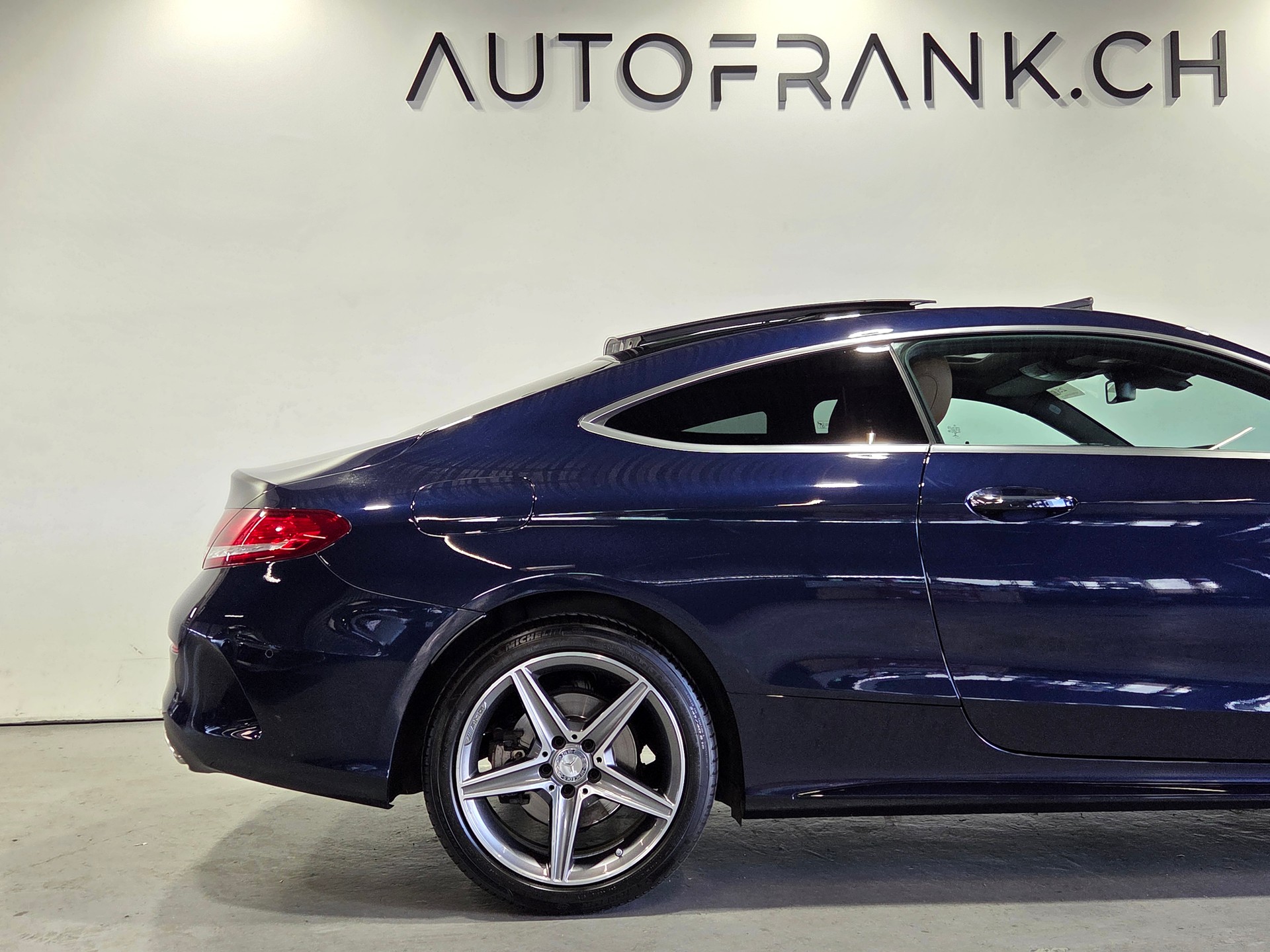 MERCEDES-BENZ C 300 Coupé AMG Line-image-16