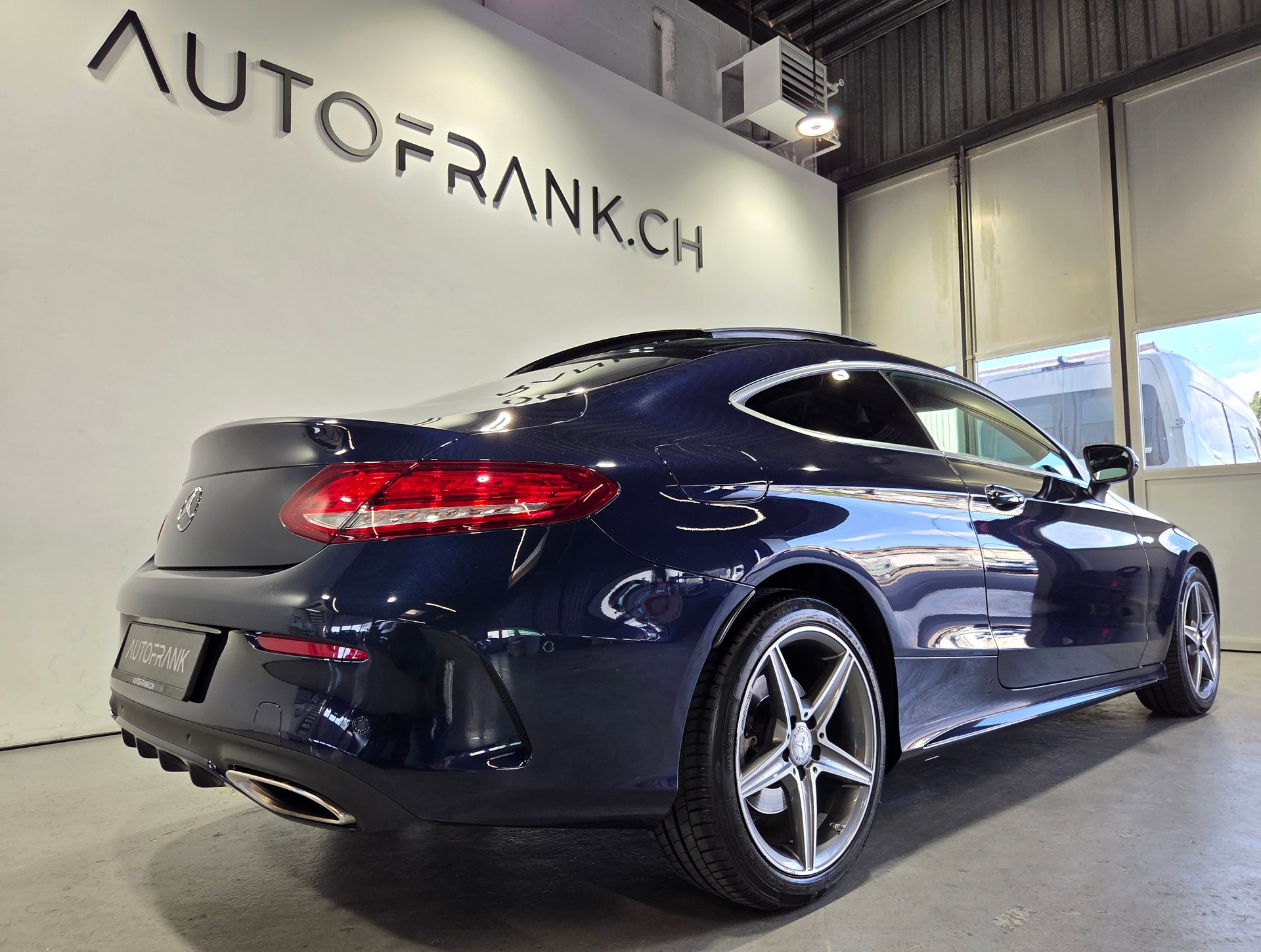 MERCEDES-BENZ C 300 Coupé AMG Line-showroom-element-2