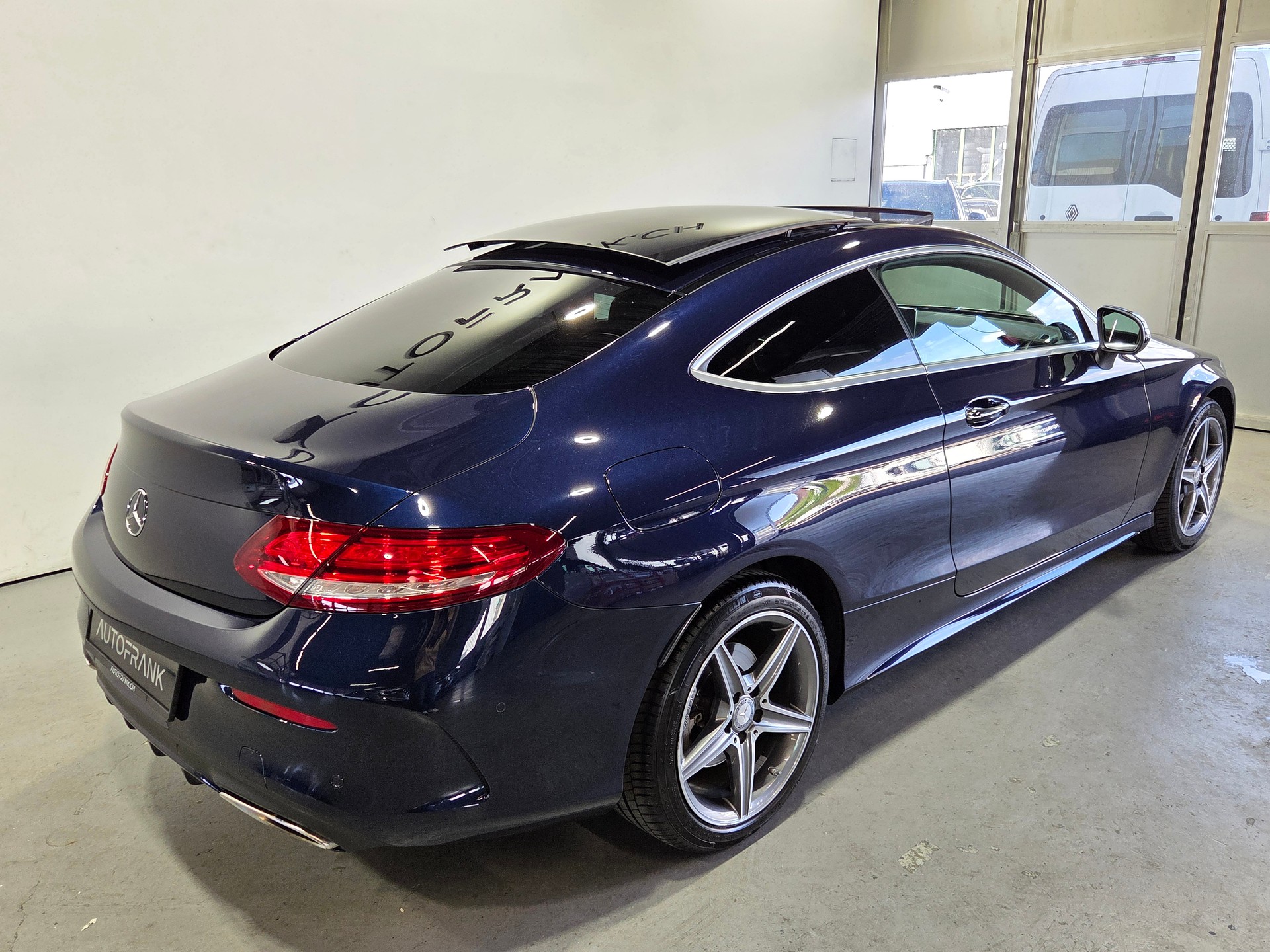 MERCEDES-BENZ C 300 Coupé AMG Line-image-22