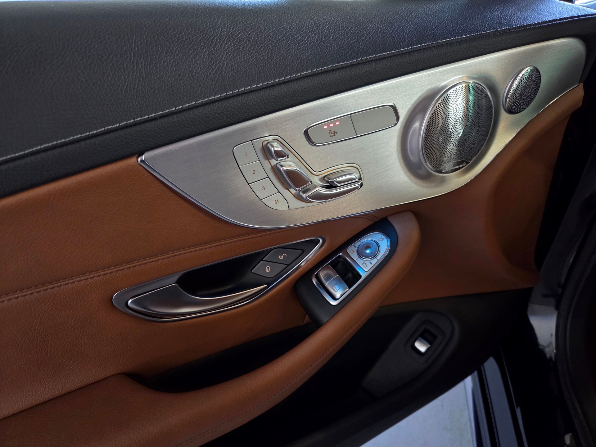 MERCEDES-BENZ C 300 Coupé AMG Line-image-7