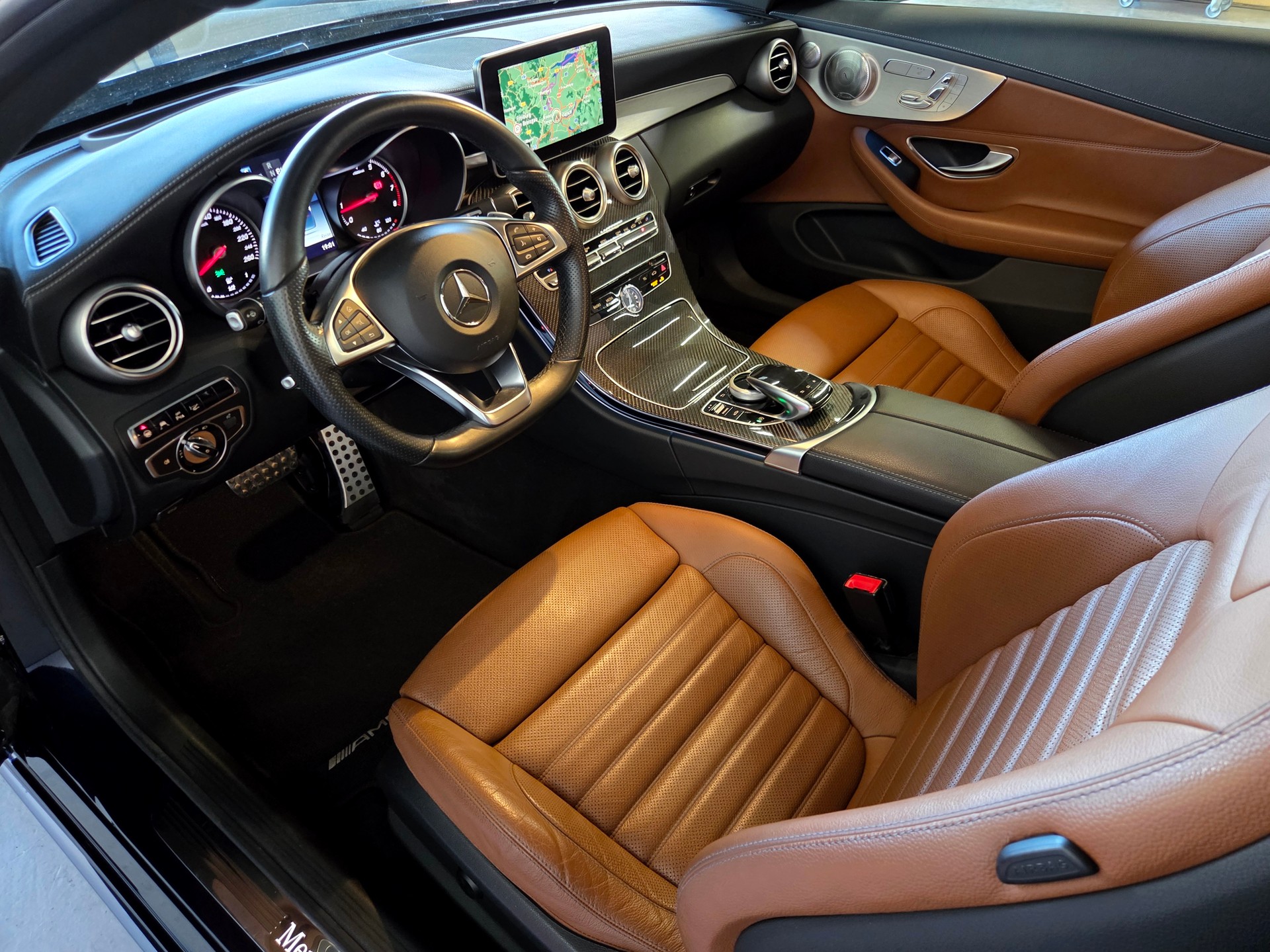 MERCEDES-BENZ C 300 Coupé AMG Line-showroom-element-3