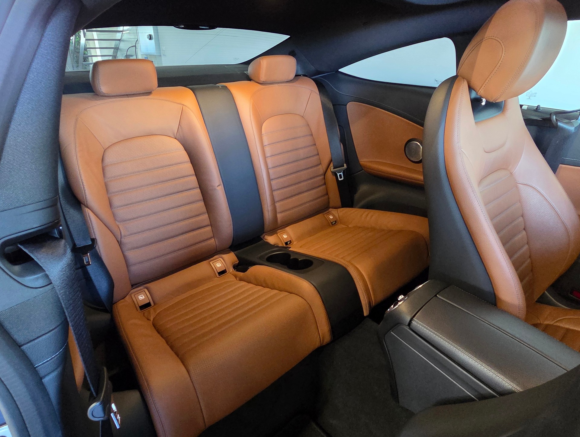 MERCEDES-BENZ C 300 Coupé AMG Line-image-23