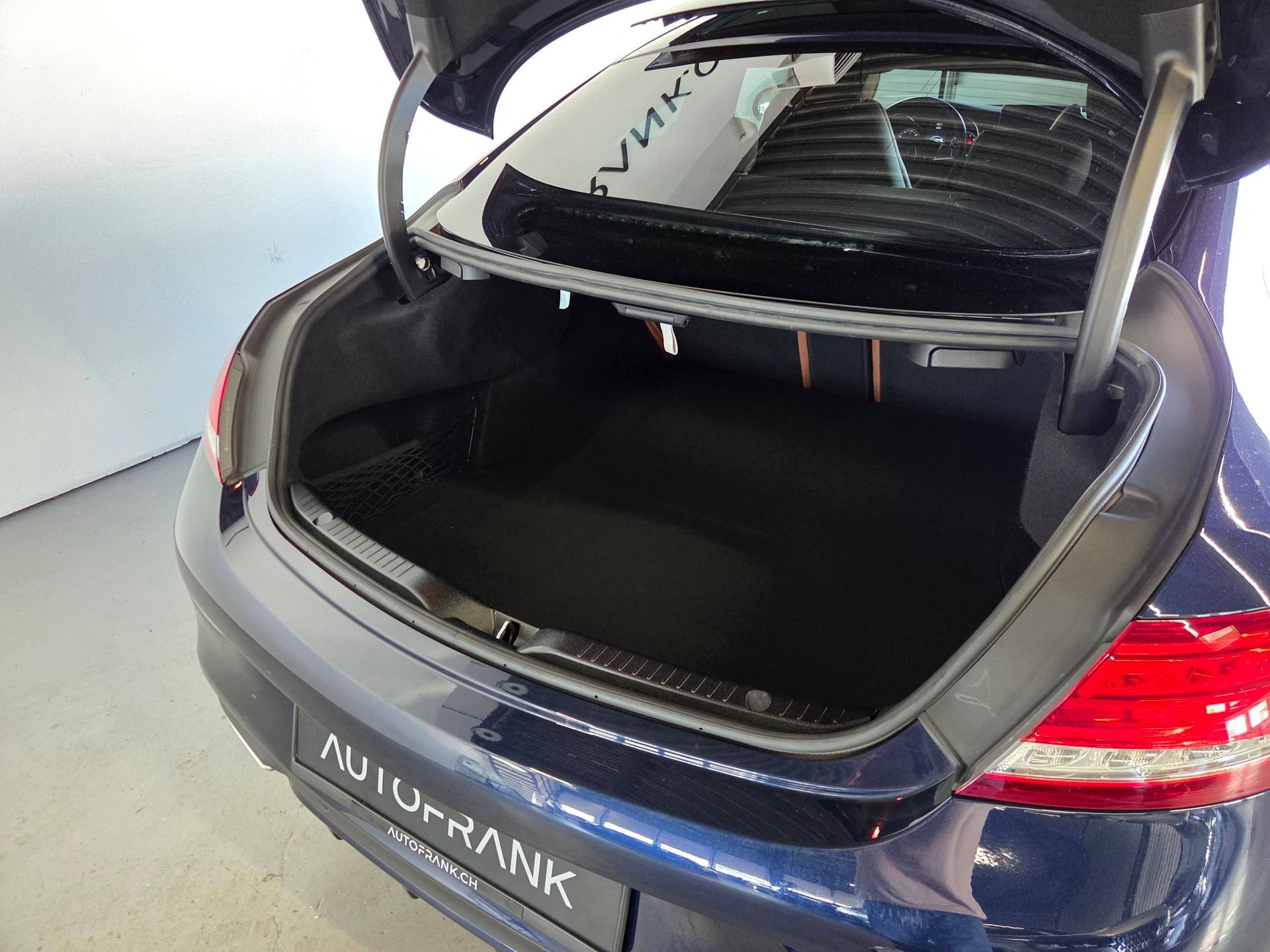 MERCEDES-BENZ C 300 Coupé AMG Line-image-24