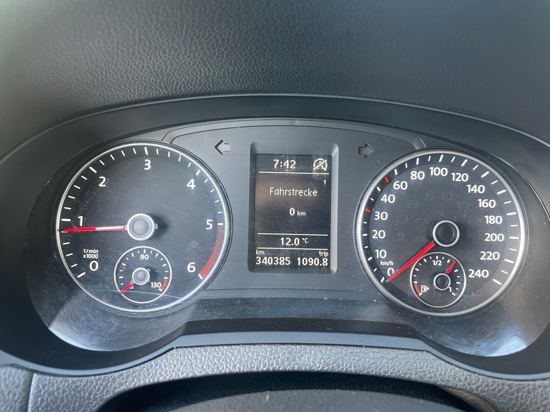 VW Sharan 2.0 TDI BlueMotion Technology 65th Edition-image-14