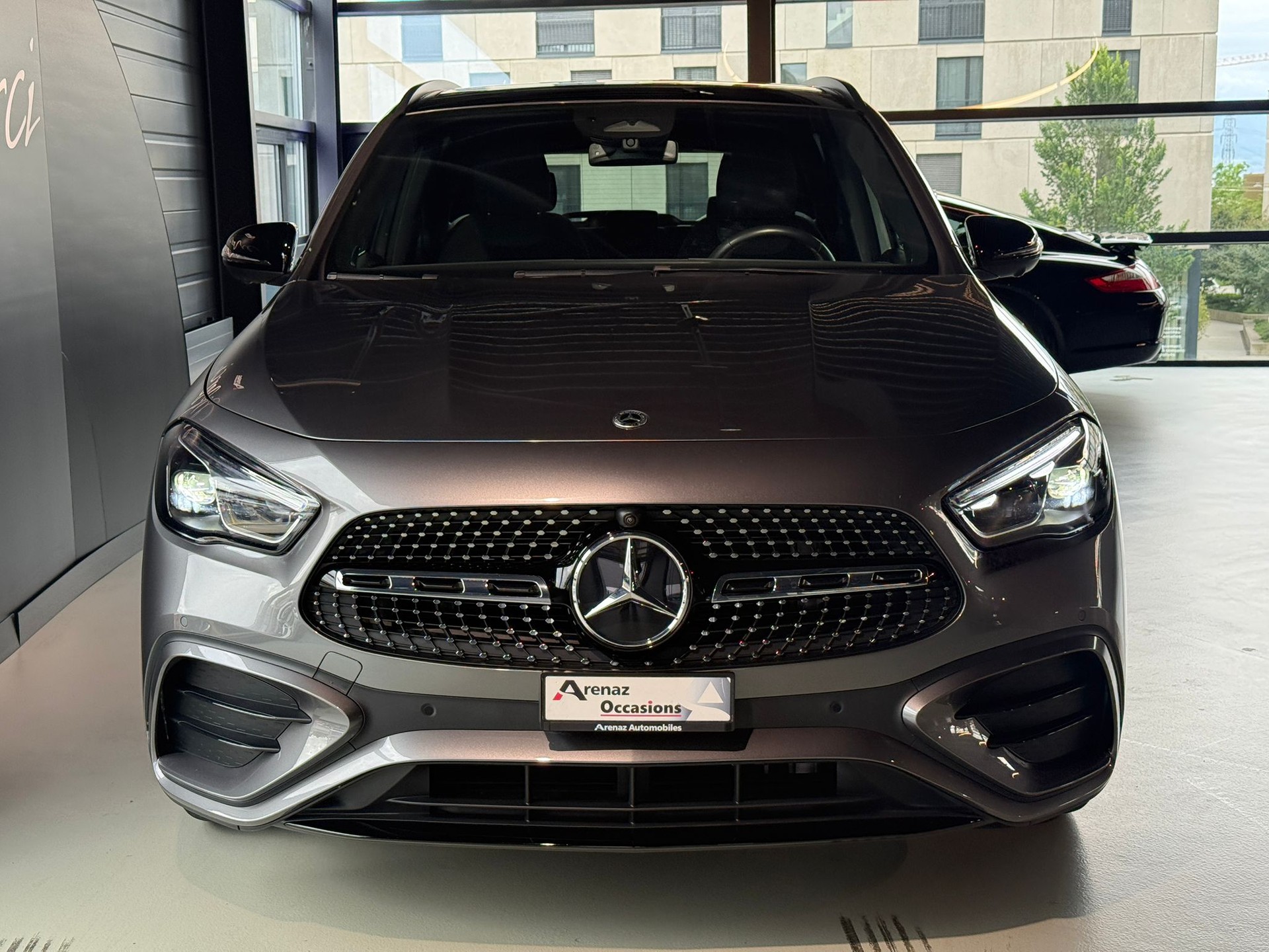 MERCEDES-BENZ GLA 200 AMG Line 7G-DCT-showroom-element-2