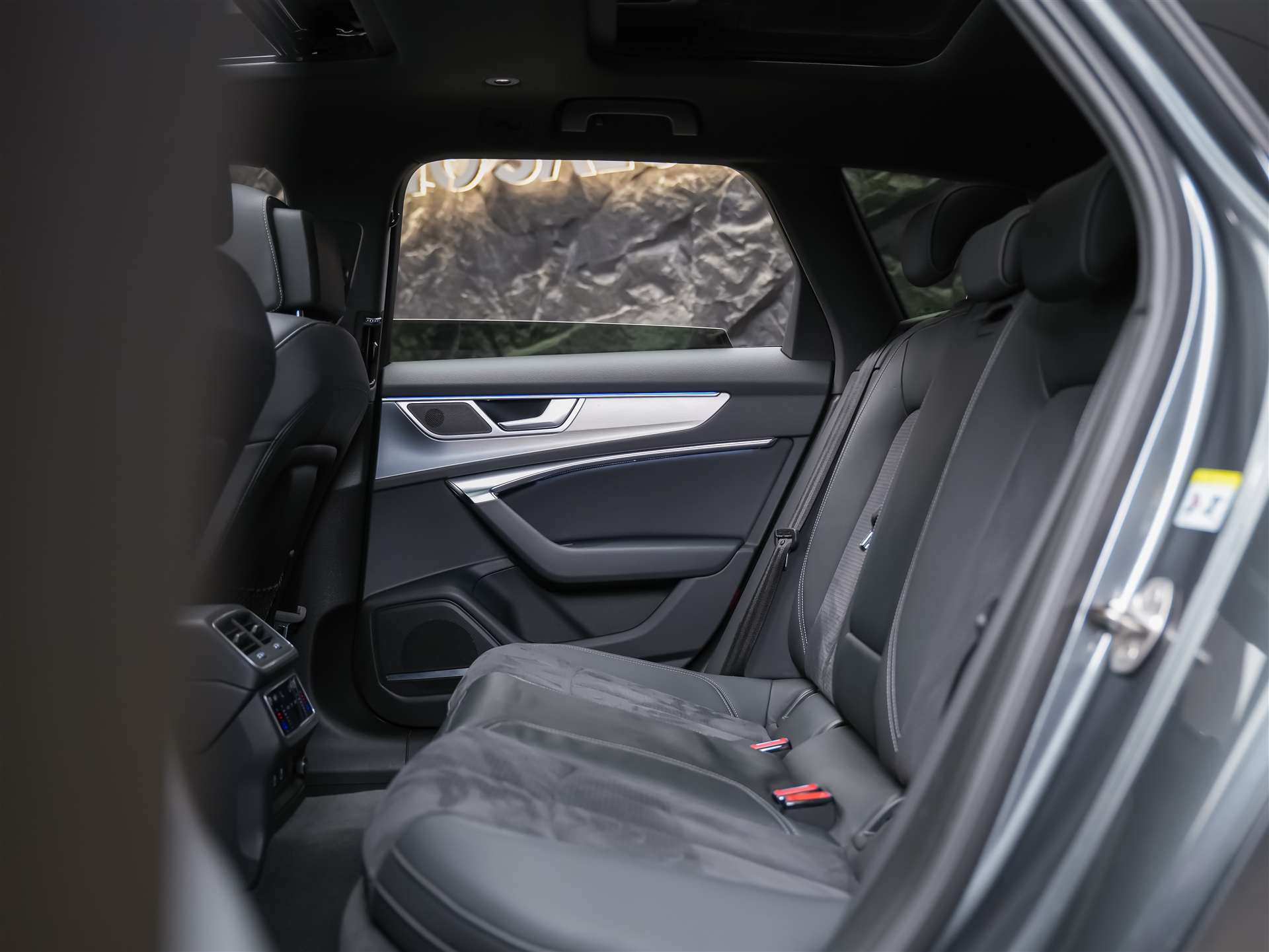 AUDI A6 Avant 45 TFSI S-Line advanced S-tronic quattro *Matrix-LED*Panorama*B&O*Ambientebeleuchtung*-image-14