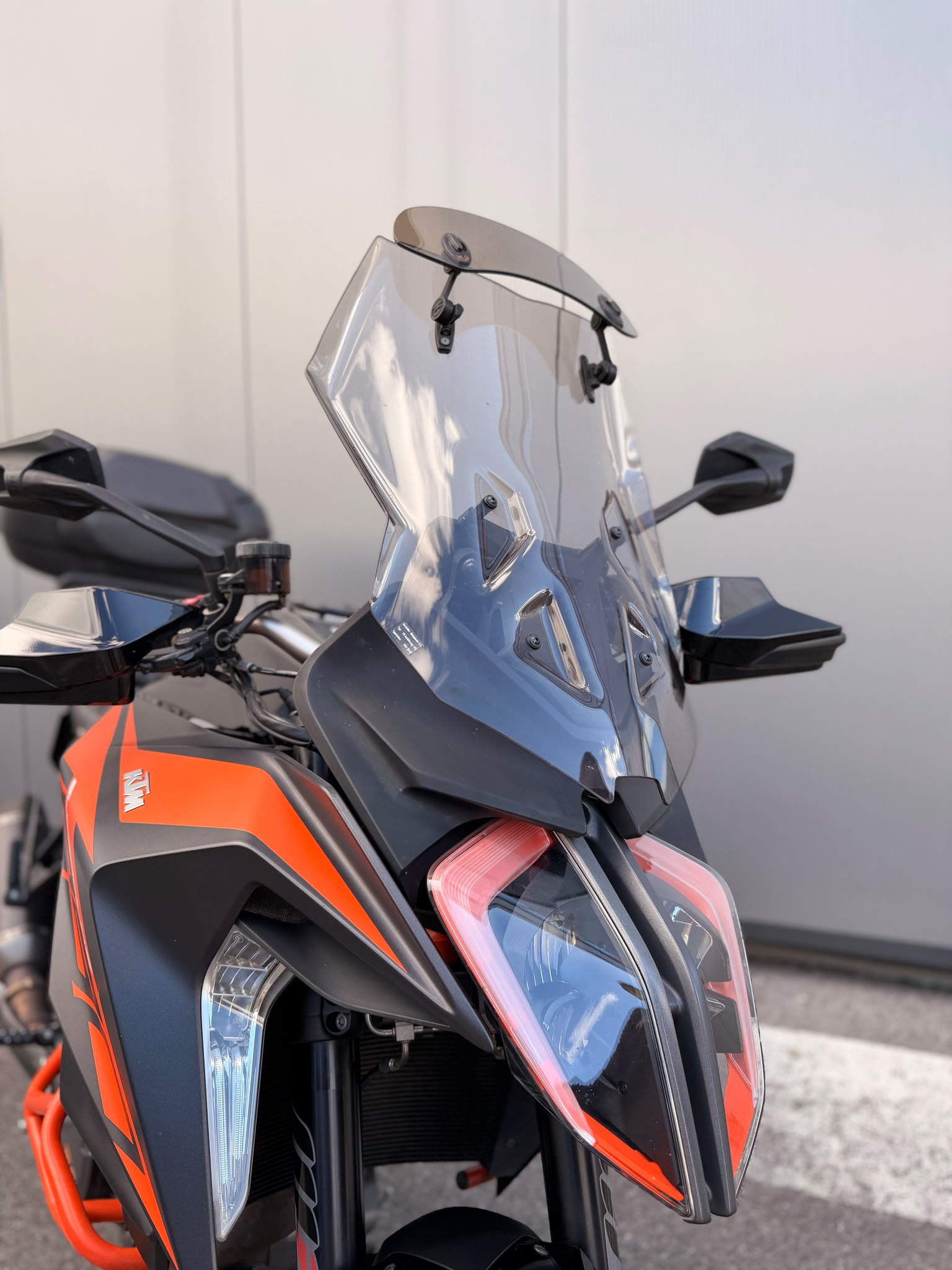 KTM 1290 Super Duke GT 2019-image-3