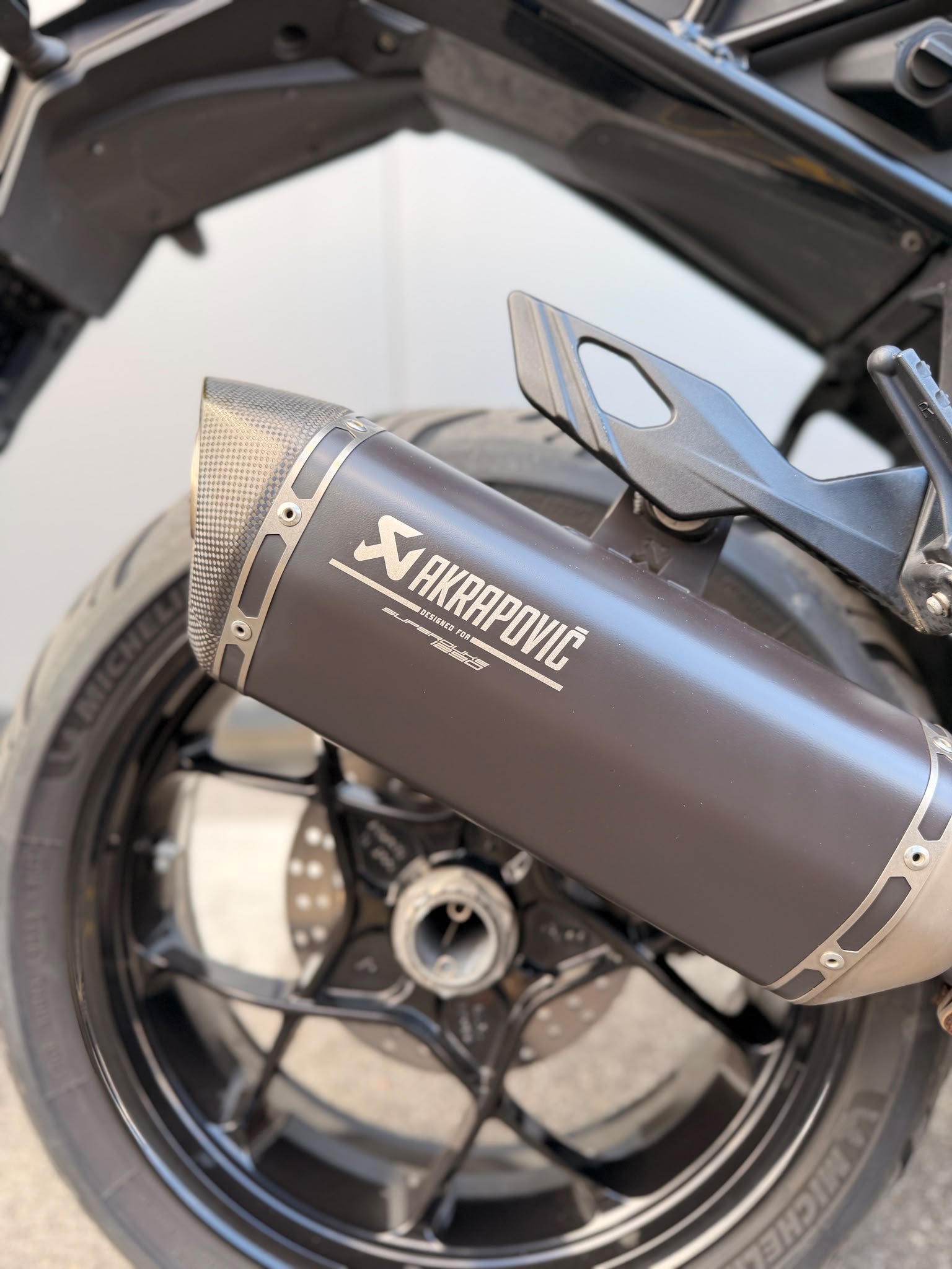 KTM 1290 Super Duke GT 2019-image-8