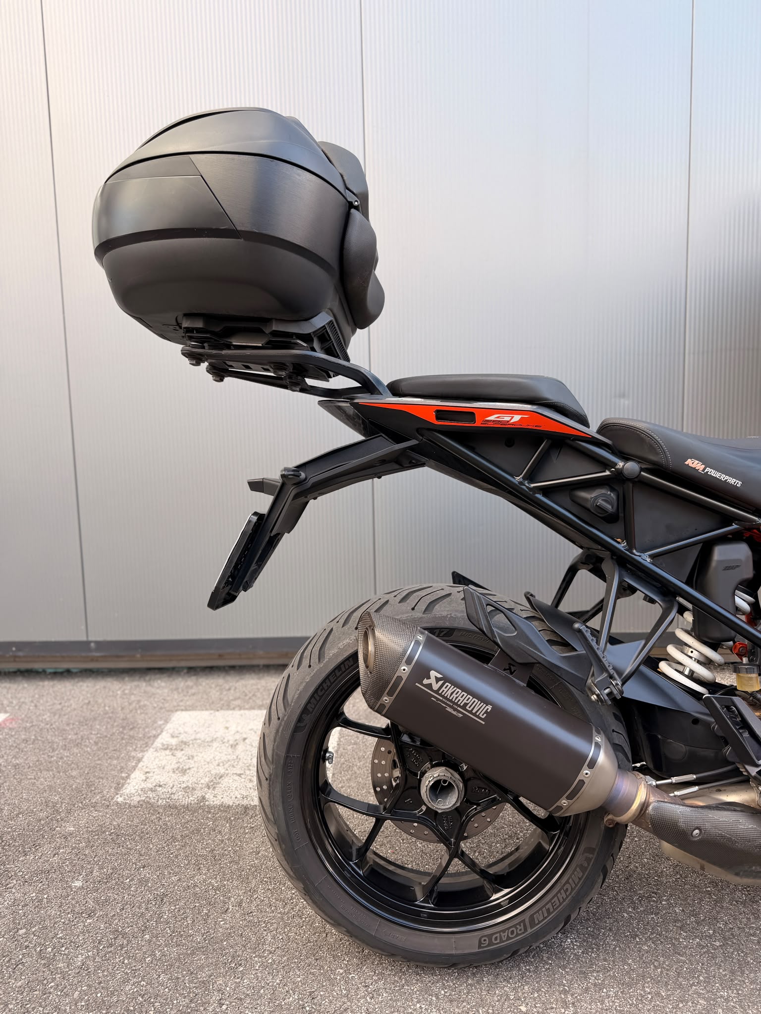 KTM 1290 Super Duke GT 2019-image-5
