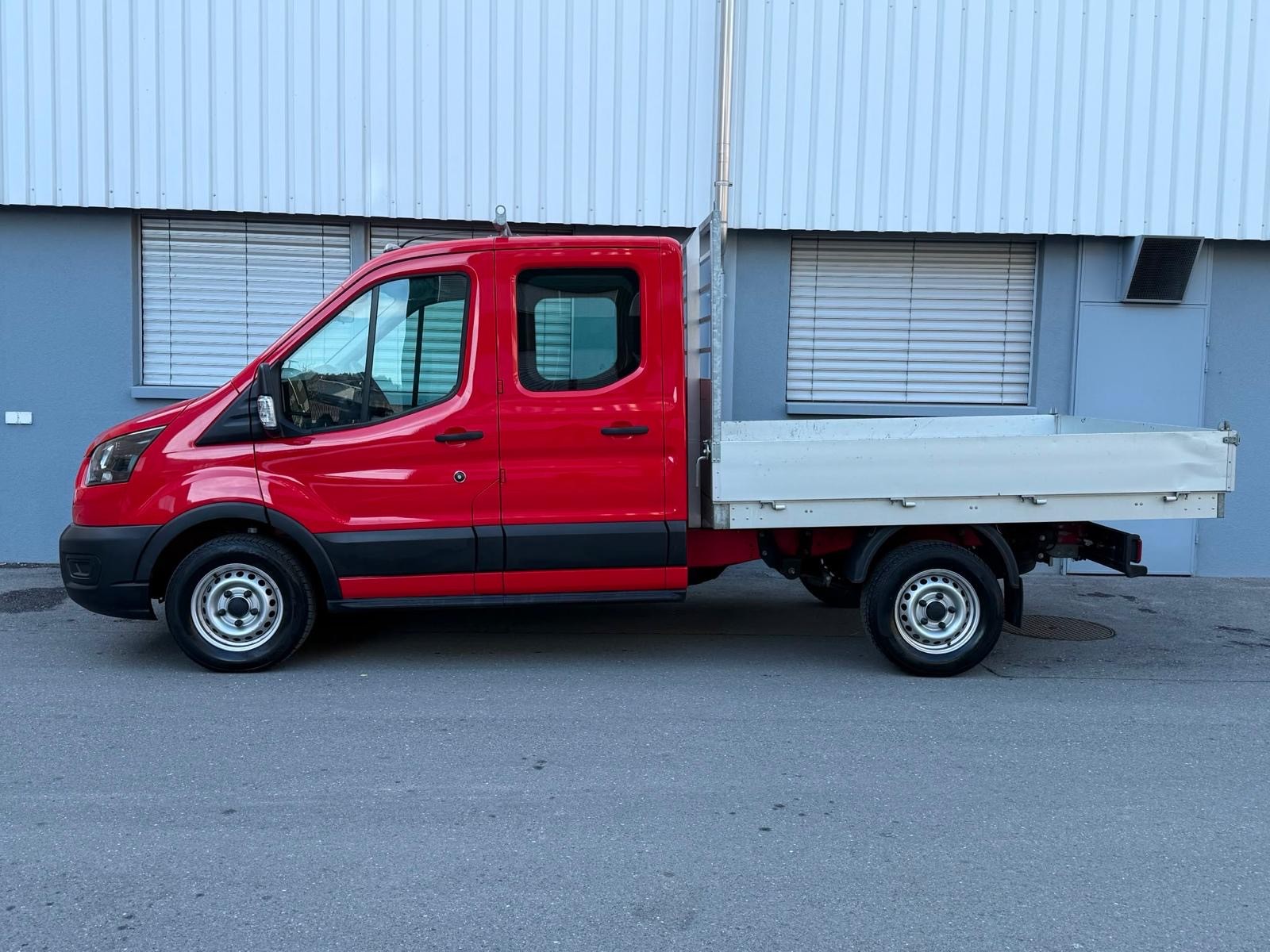 FORD Transit 350 L2 Trend 2.0 TDCi 130 FWD-image-3