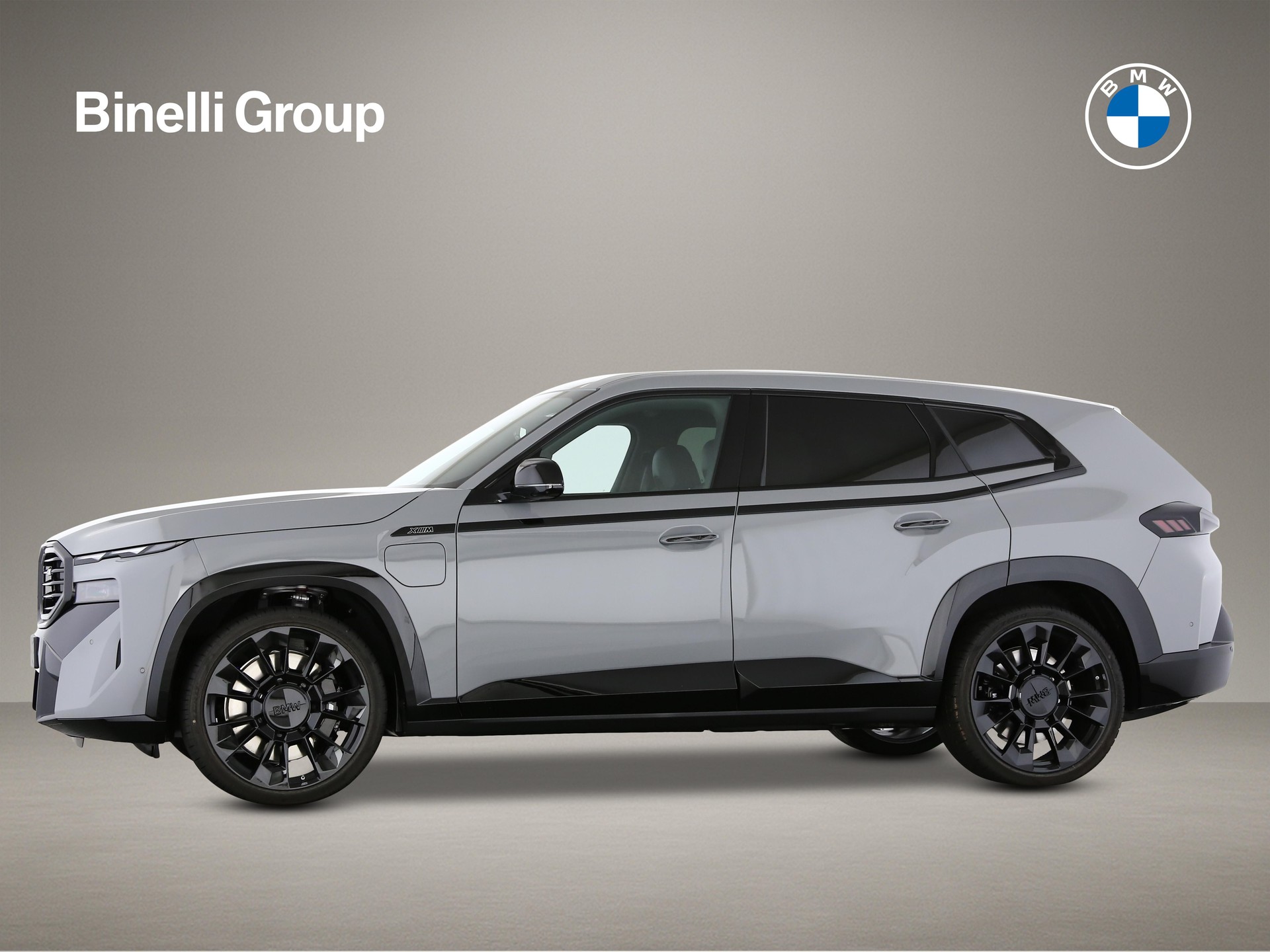 BMW XM 50e Plug-in Hybrid-image-4