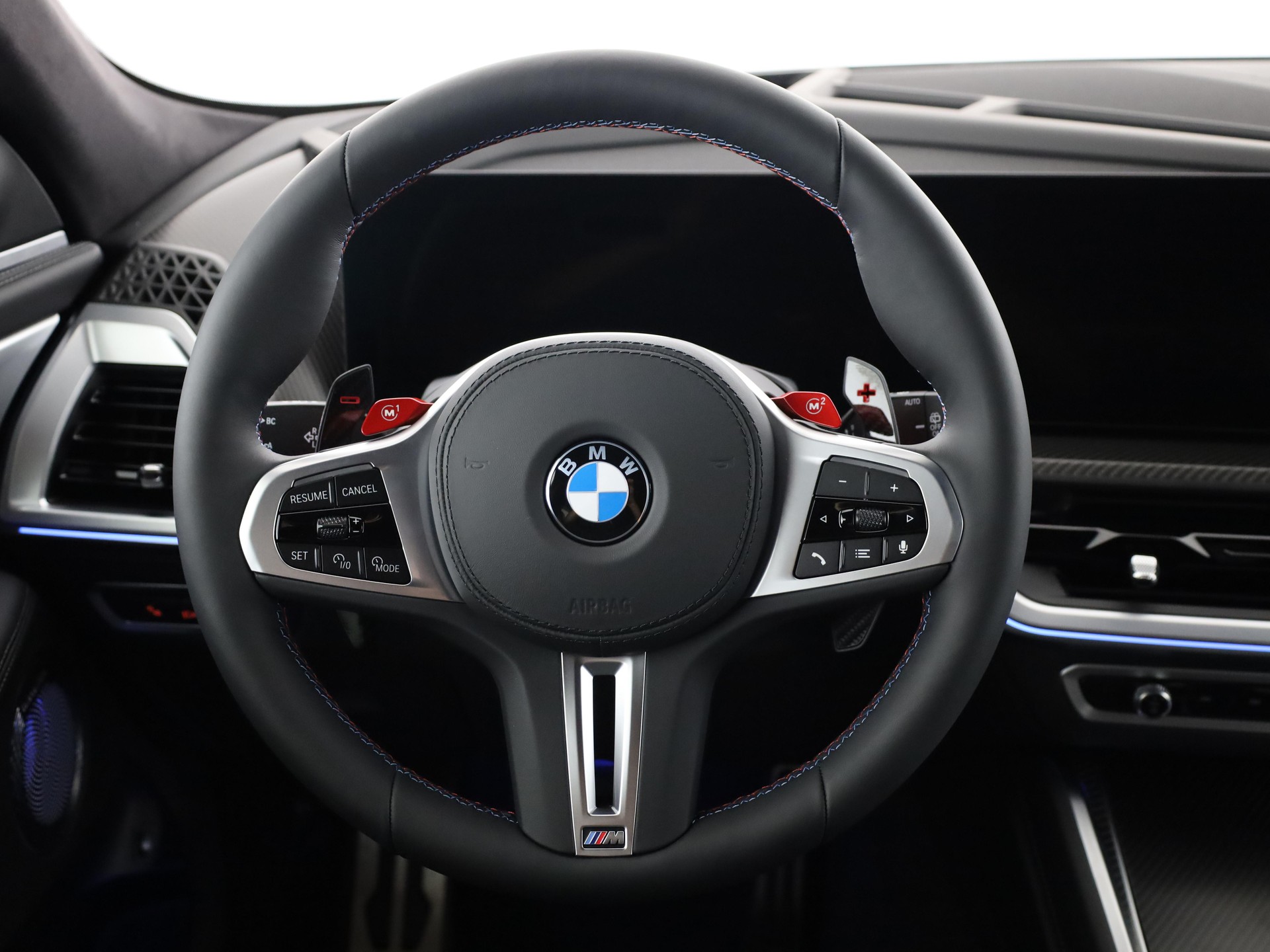 BMW XM 50e Plug-in Hybrid-image-17