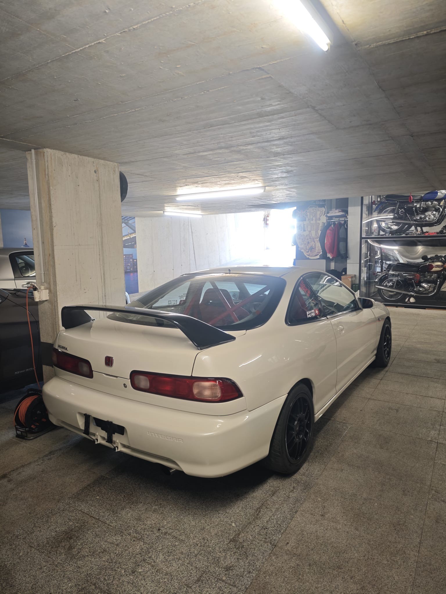 HONDA Integra Type-R 1.8 VTEC-showroom-element-1