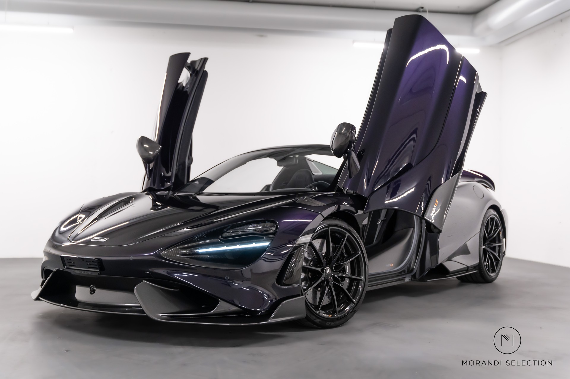 McLAREN 765 LT Spider 4.0 V8 SSG-showroom-element-3