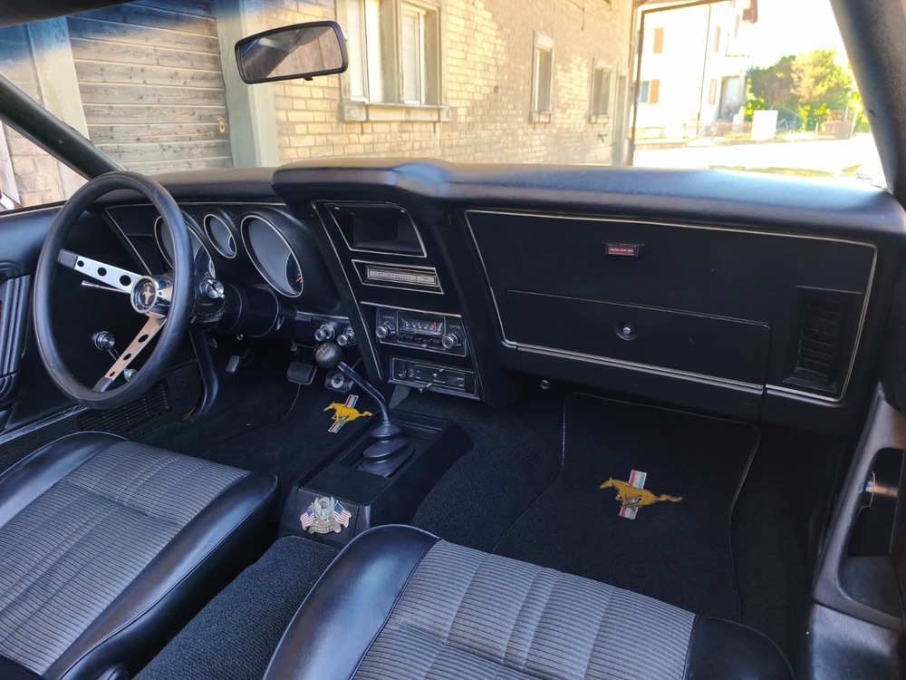 FORD Mustang-image-11
