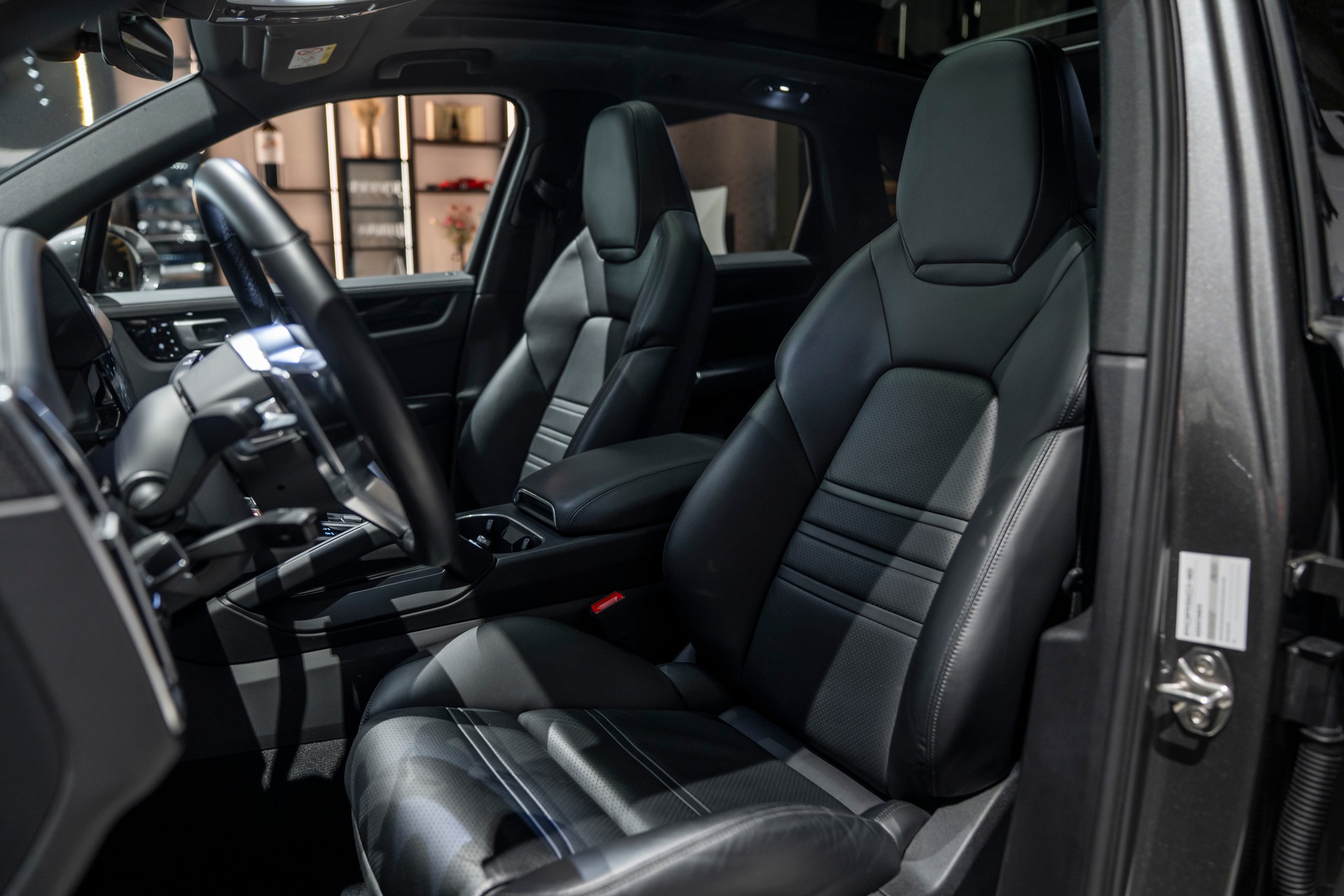PORSCHE Cayenne-image-7
