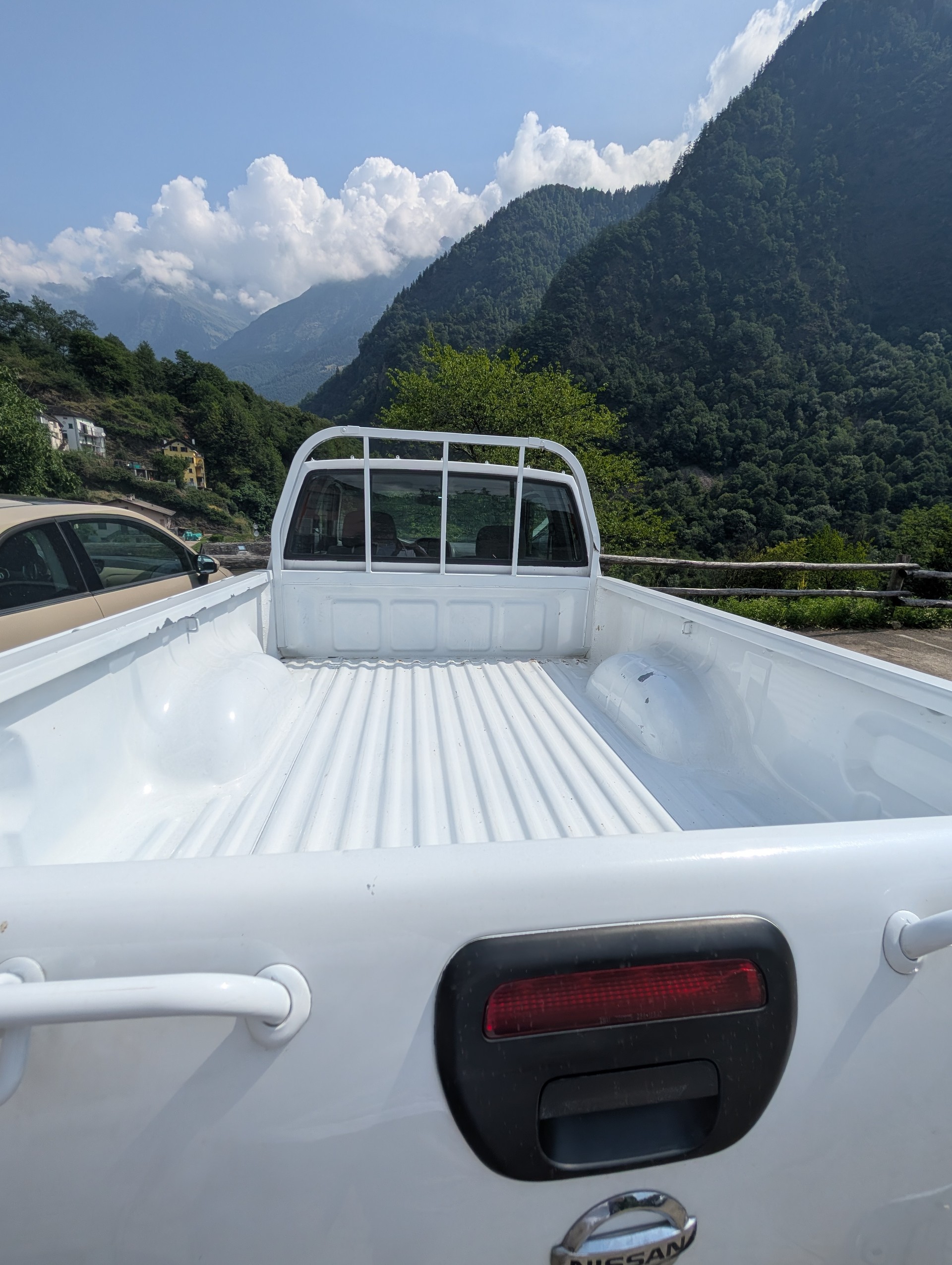 NISSAN 2.5 Di 4x4-image-2
