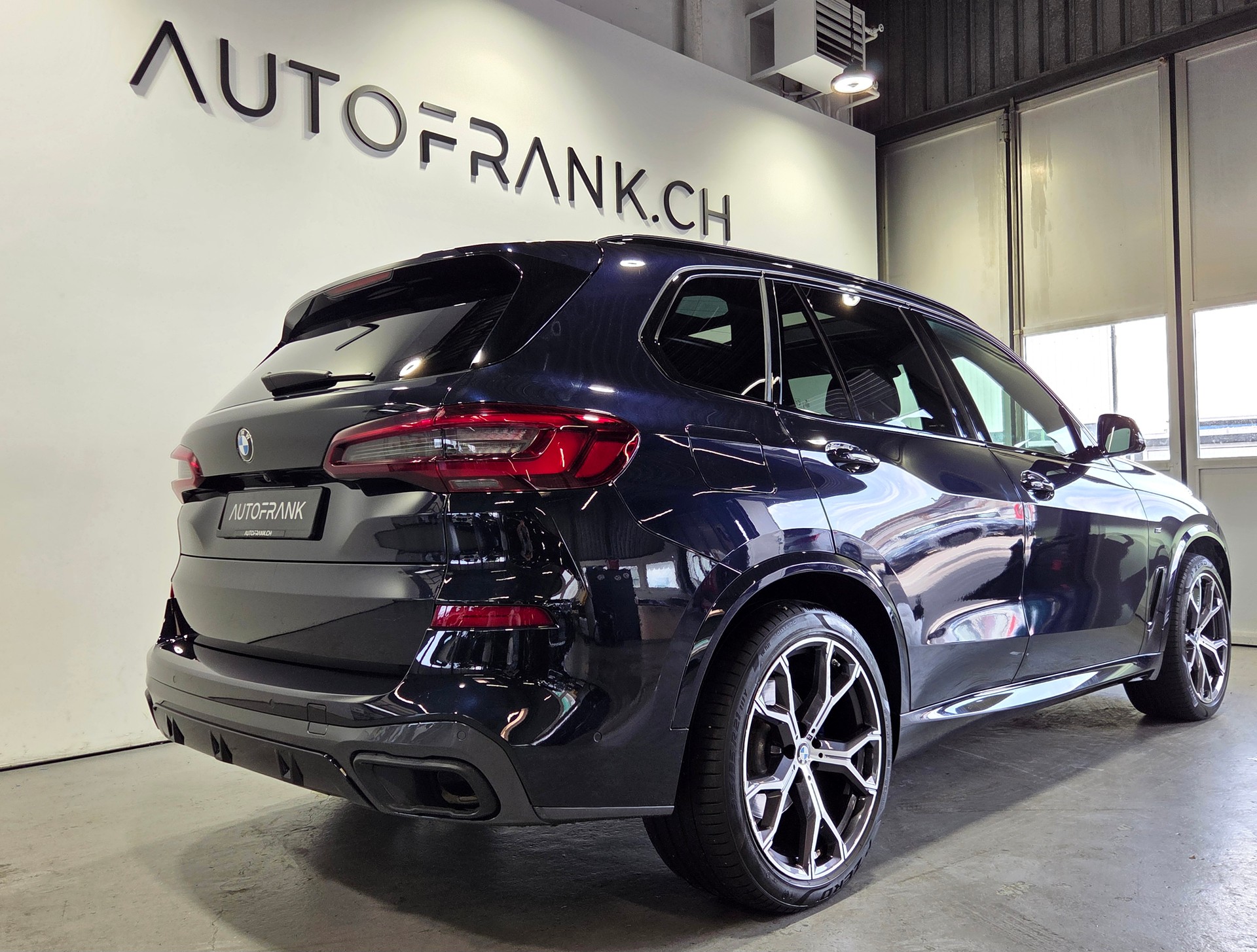 BMW X5 30d xDrive M-Sport-showroom-element-2