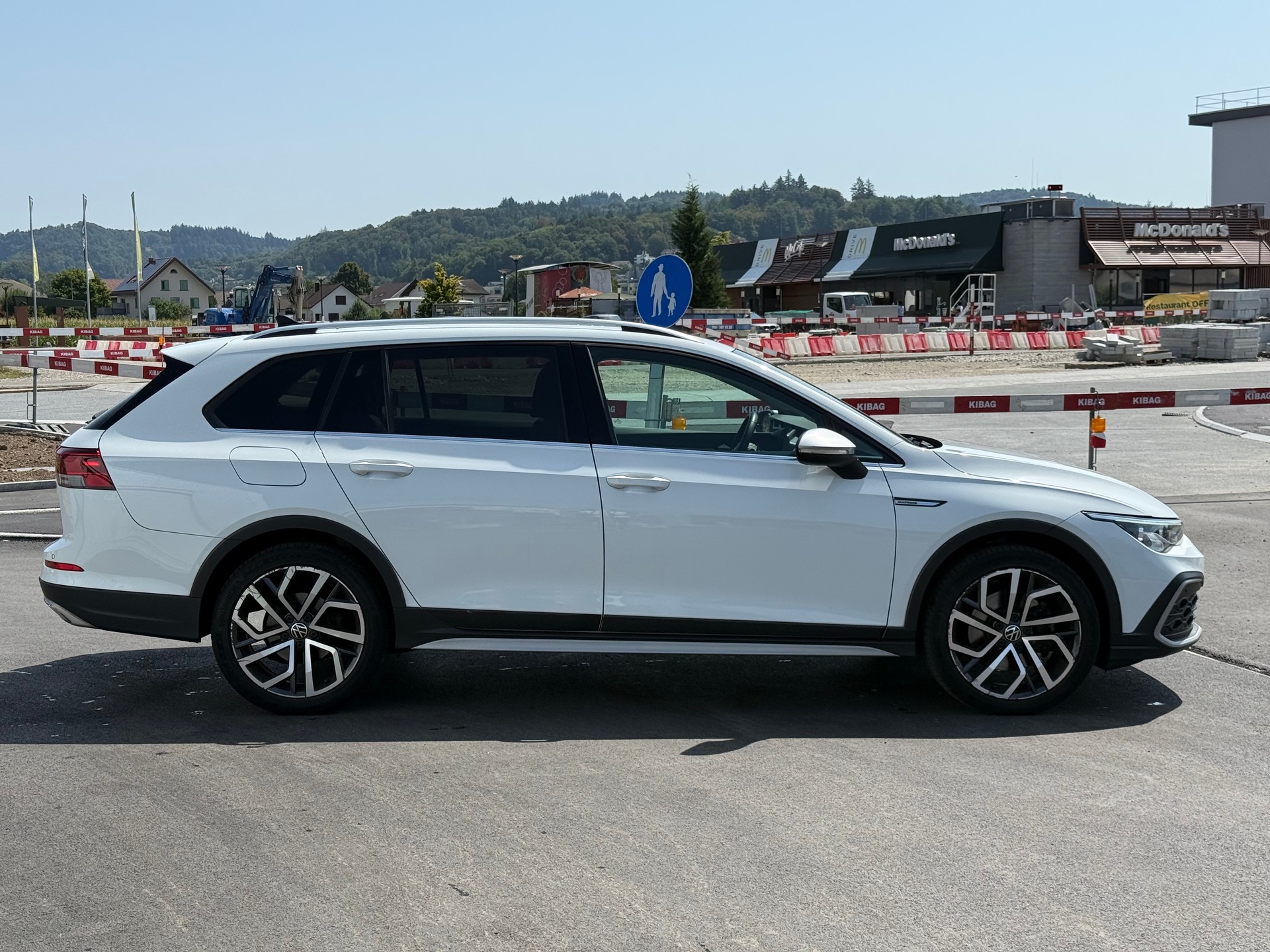 VW Golf 2.0 TDI Alltrack DSG 4Motion-image-7