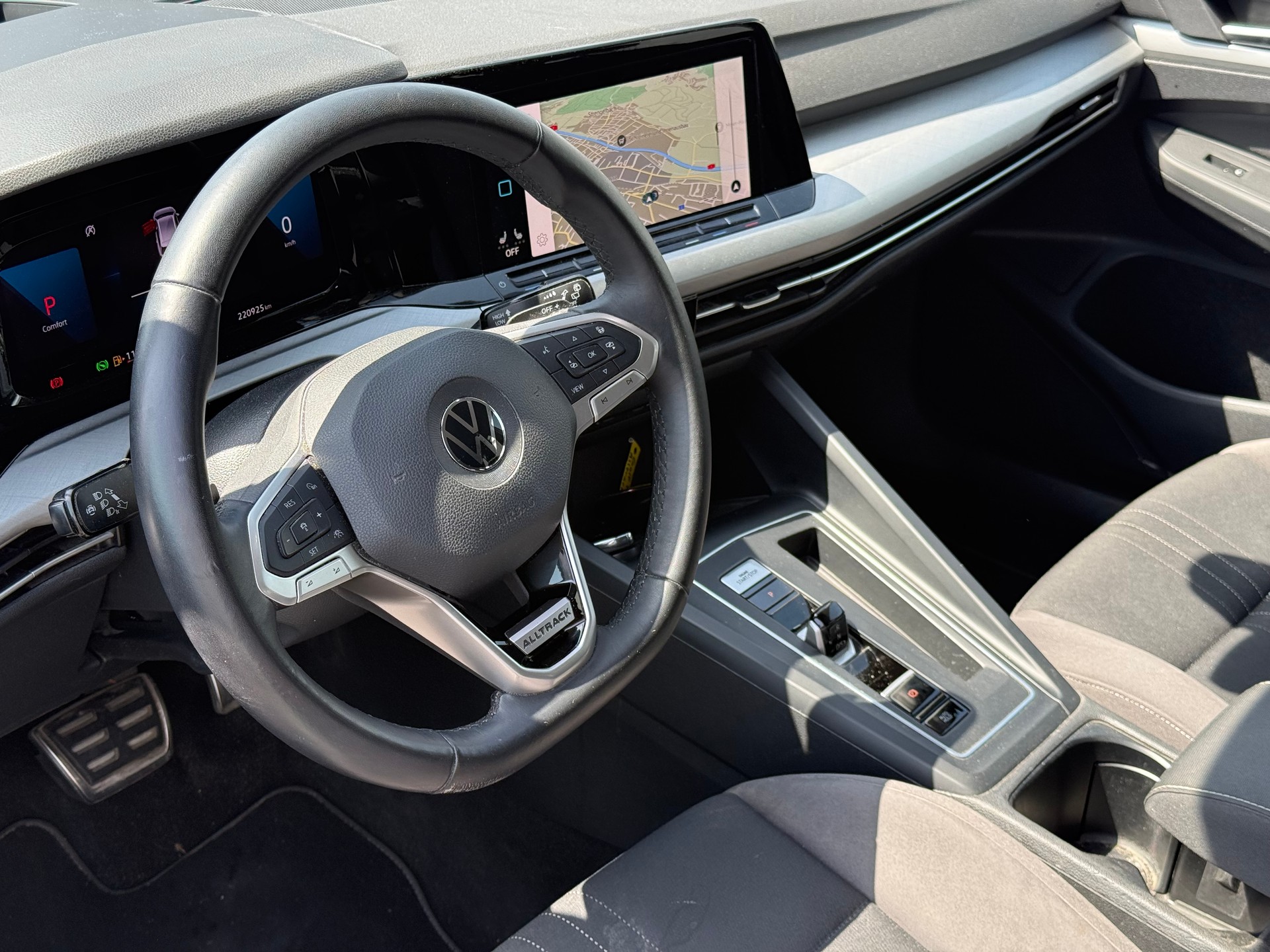 VW Golf 2.0 TDI Alltrack DSG 4Motion-image-9