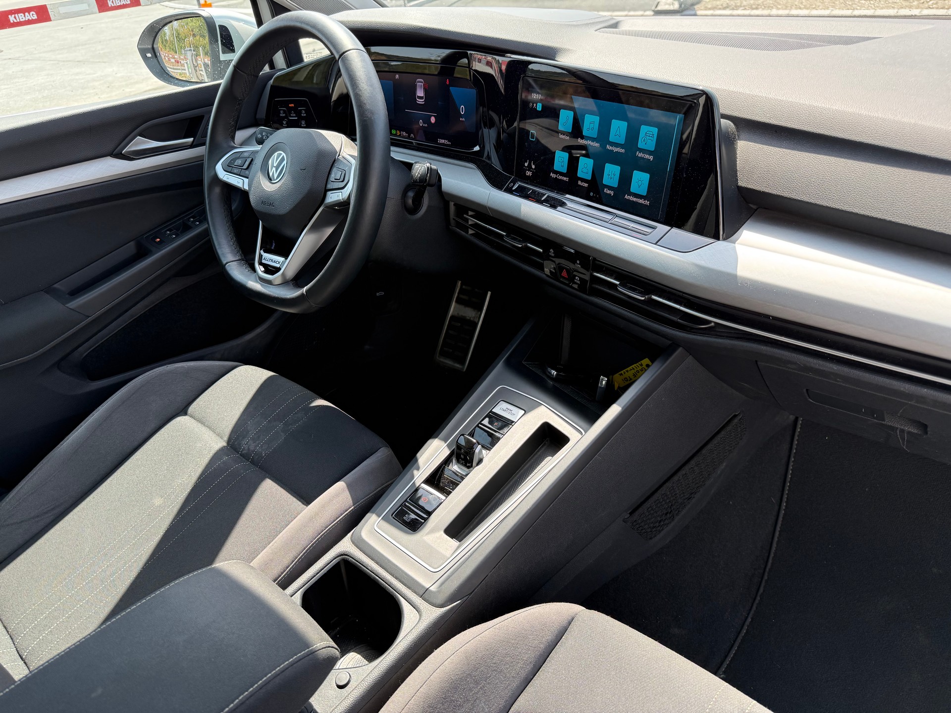 VW Golf 2.0 TDI Alltrack DSG 4Motion-image-10