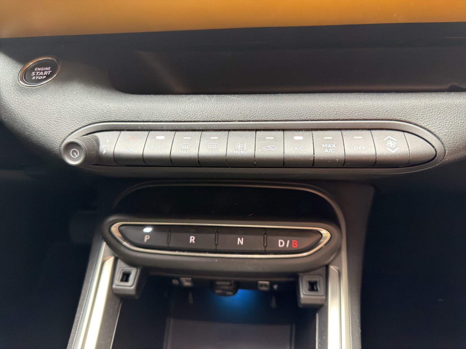 JEEP Avenger Summit-image-10