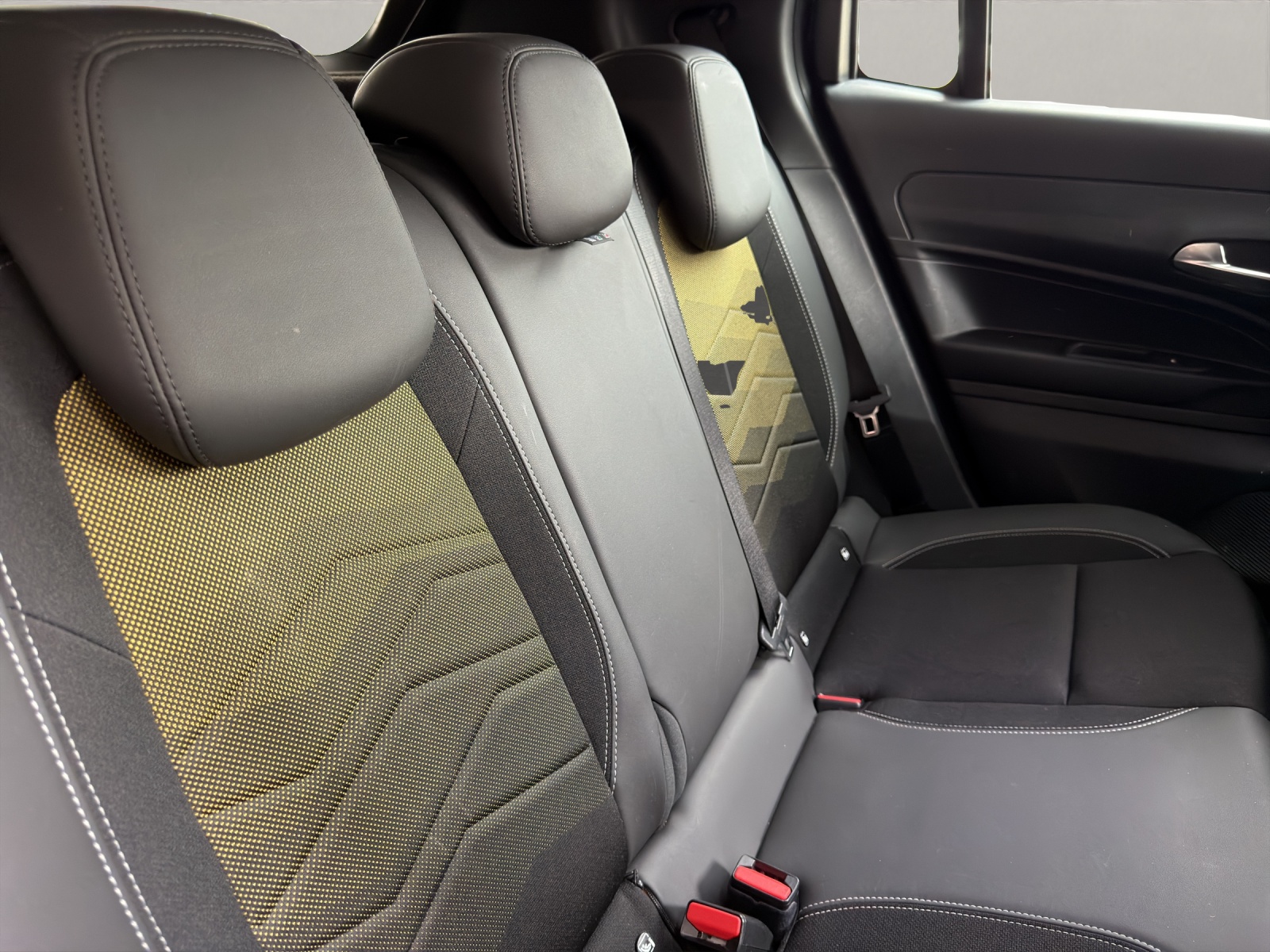 JEEP Avenger Summit-image-13