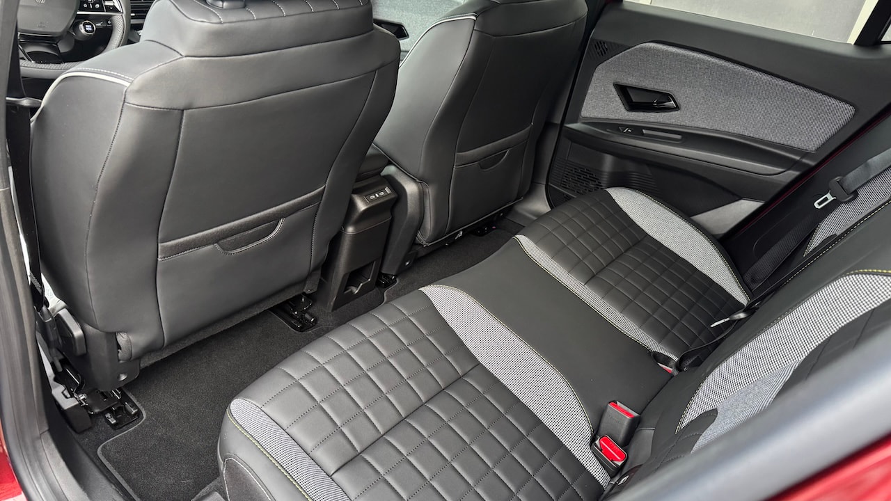 RENAULT R4 E-Tech Comfort Range 52 kWh Iconic * Vollausstattung * Toutes Options *-image-22