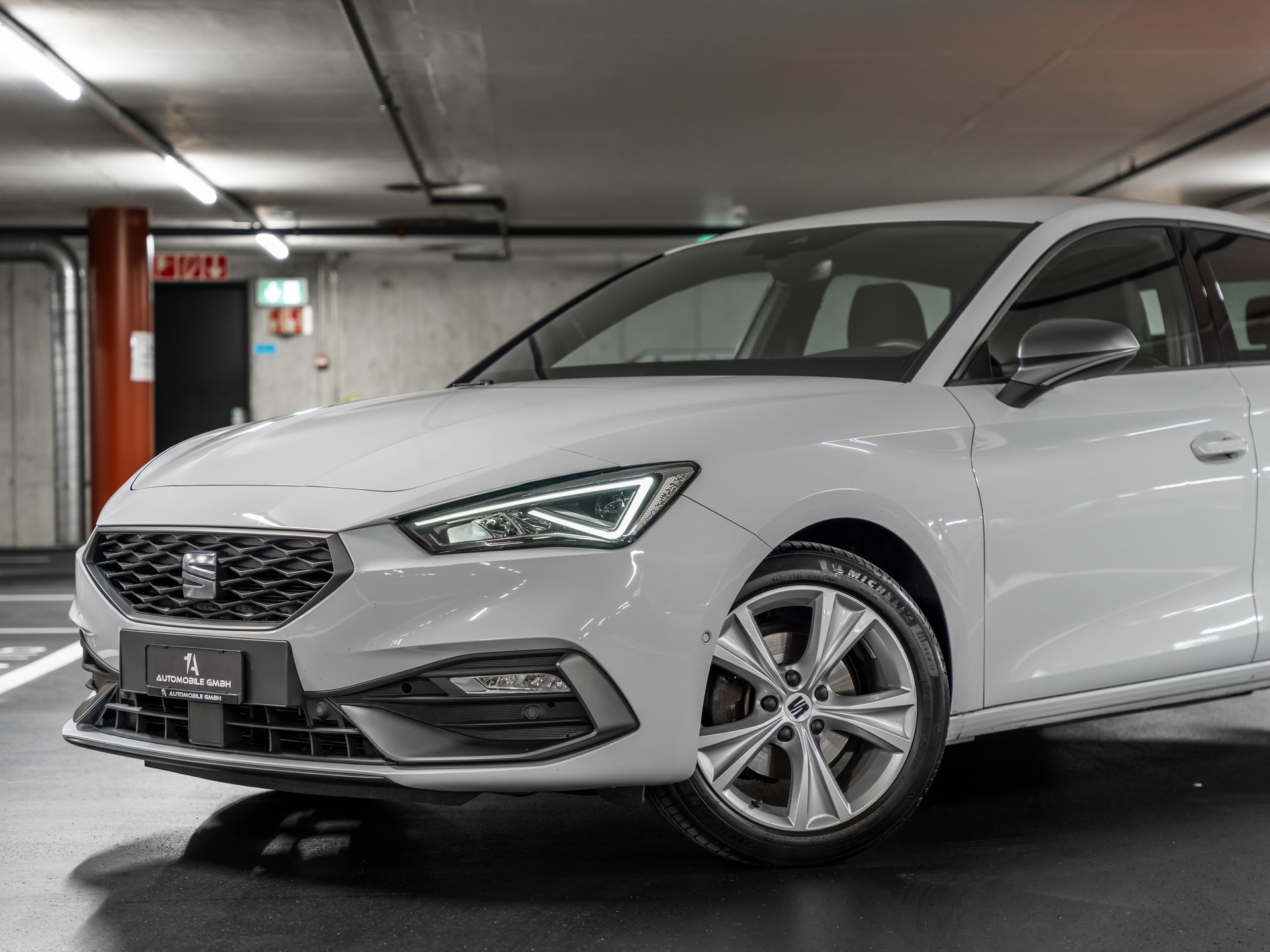 SEAT Leon 1.5 Eco TSI FR-showroom-element-1
