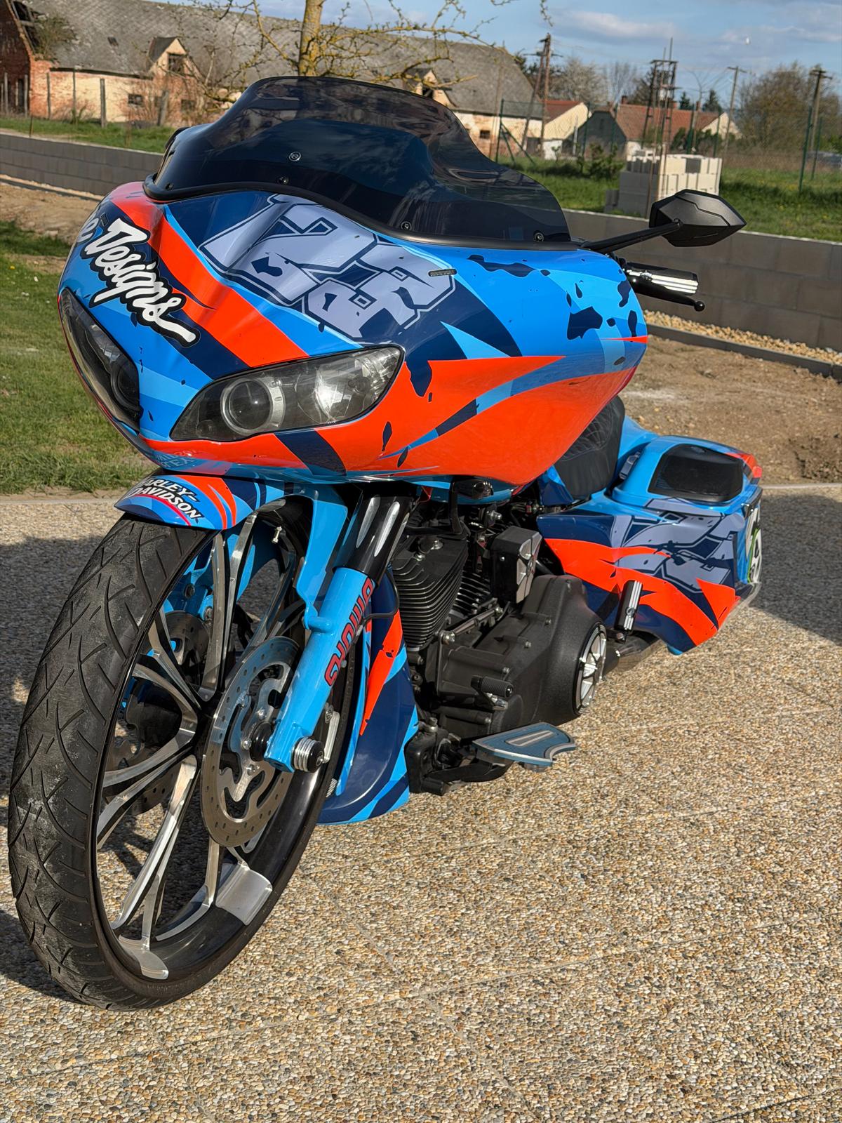 HARLEY-DAVIDSON EINZELSTÜCK | CUSTOM BAGGER 26" | 1800 ccm | AIRRIDE VORNE + HINTEN | ELEKTR. HAUPTSTÄNDER | CH-GEPRÜFT-image-2