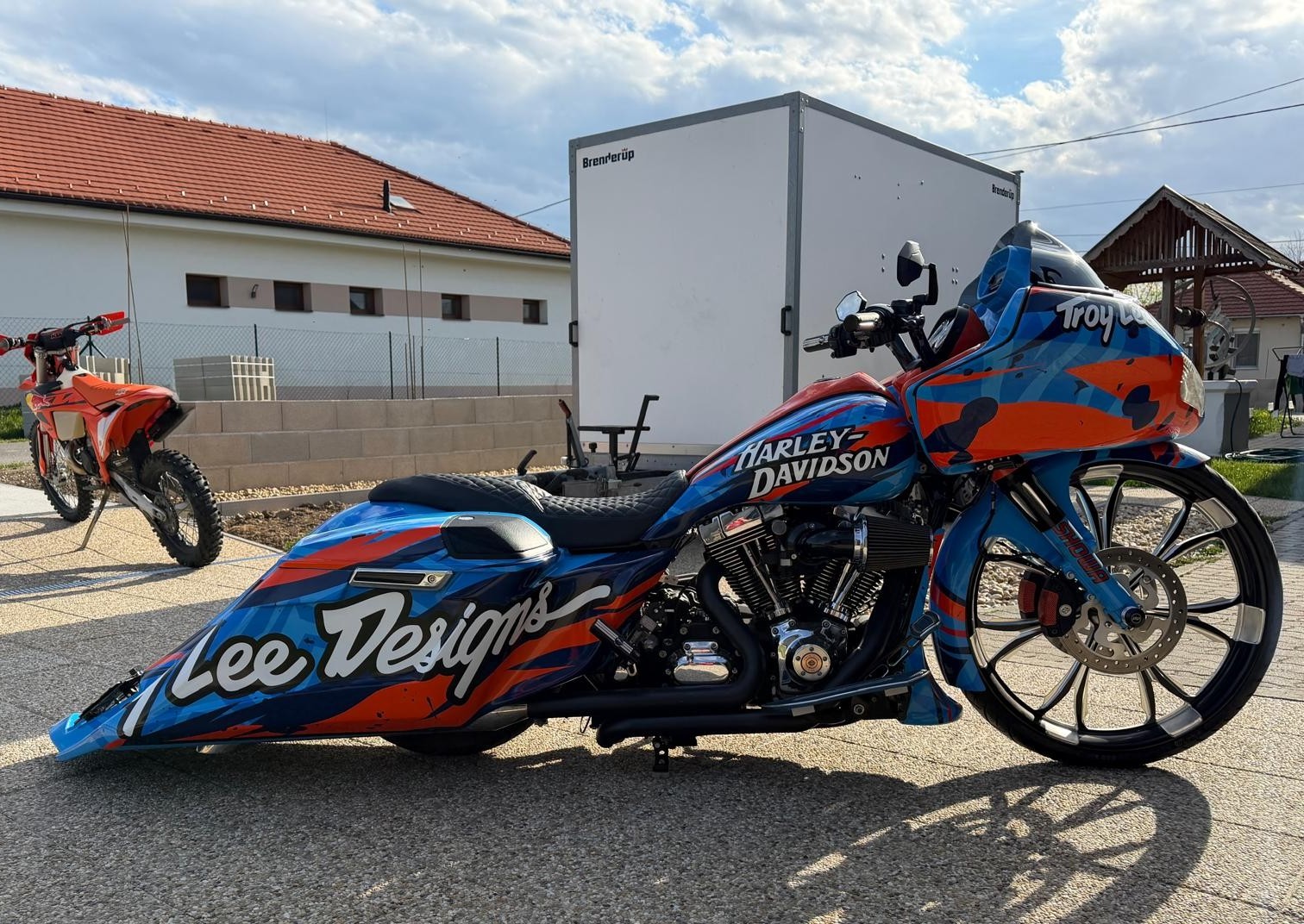 HARLEY-DAVIDSON EINZELSTÜCK | CUSTOM BAGGER 26" | 1800 ccm | AIRRIDE VORNE + HINTEN | ELEKTR. HAUPTSTÄNDER | CH-GEPRÜFT-image-1