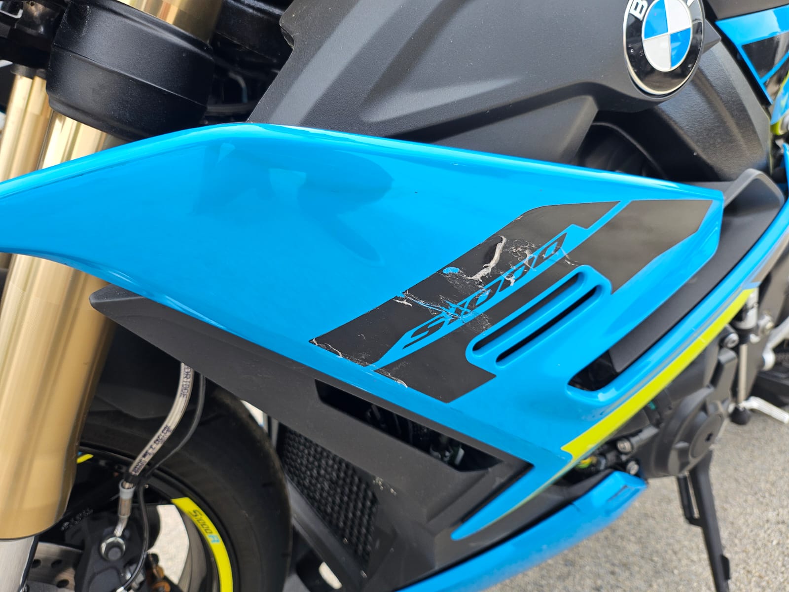 BMW S 1000 R BESCHADIG ENDOMMAGEE-image-5