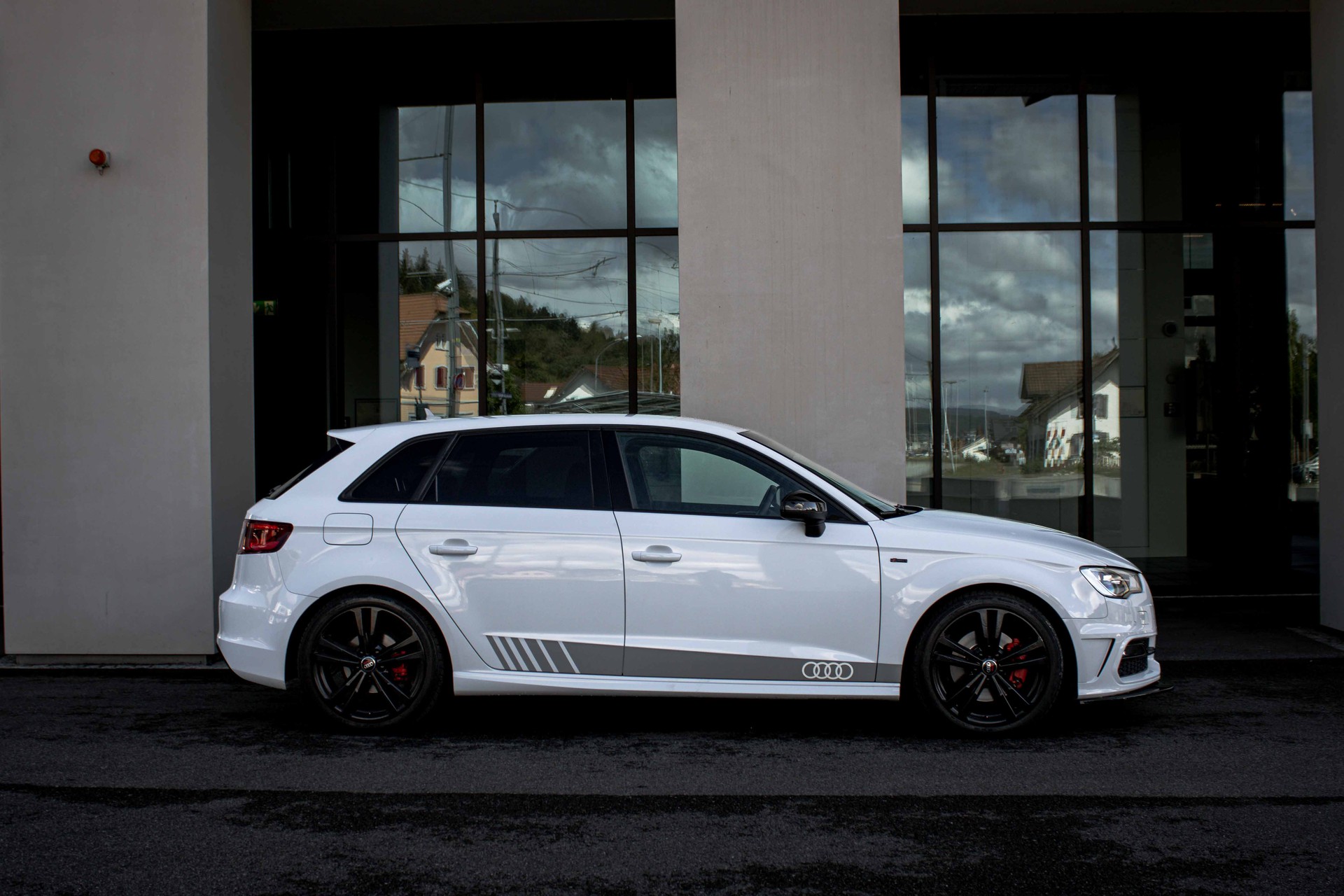 AUDI A3 Sportback 2.0 TDI S Line quattro S-tronic-image-5