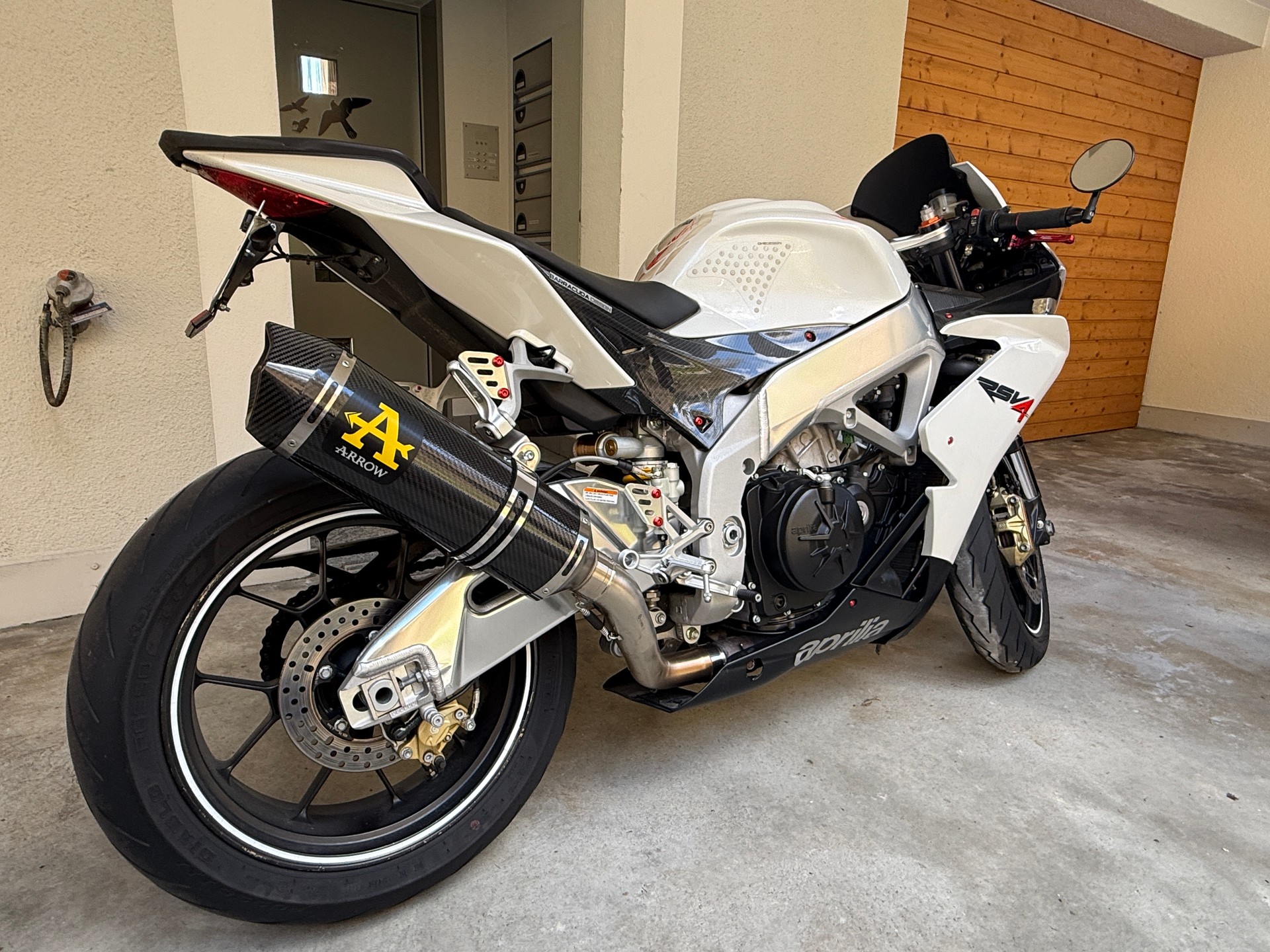 APRILIA RSV4 R-image-4