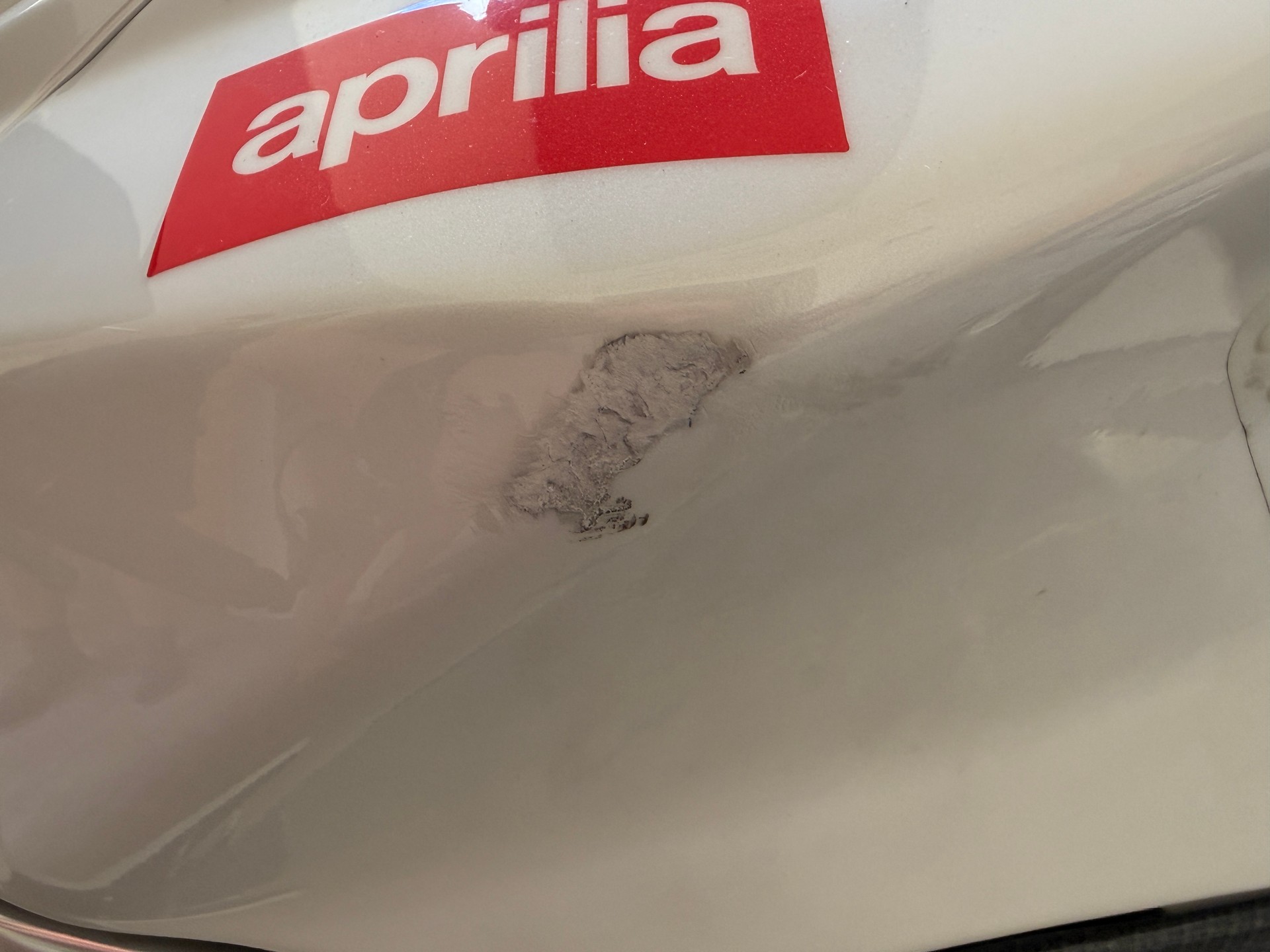 APRILIA RSV4 R-image-11