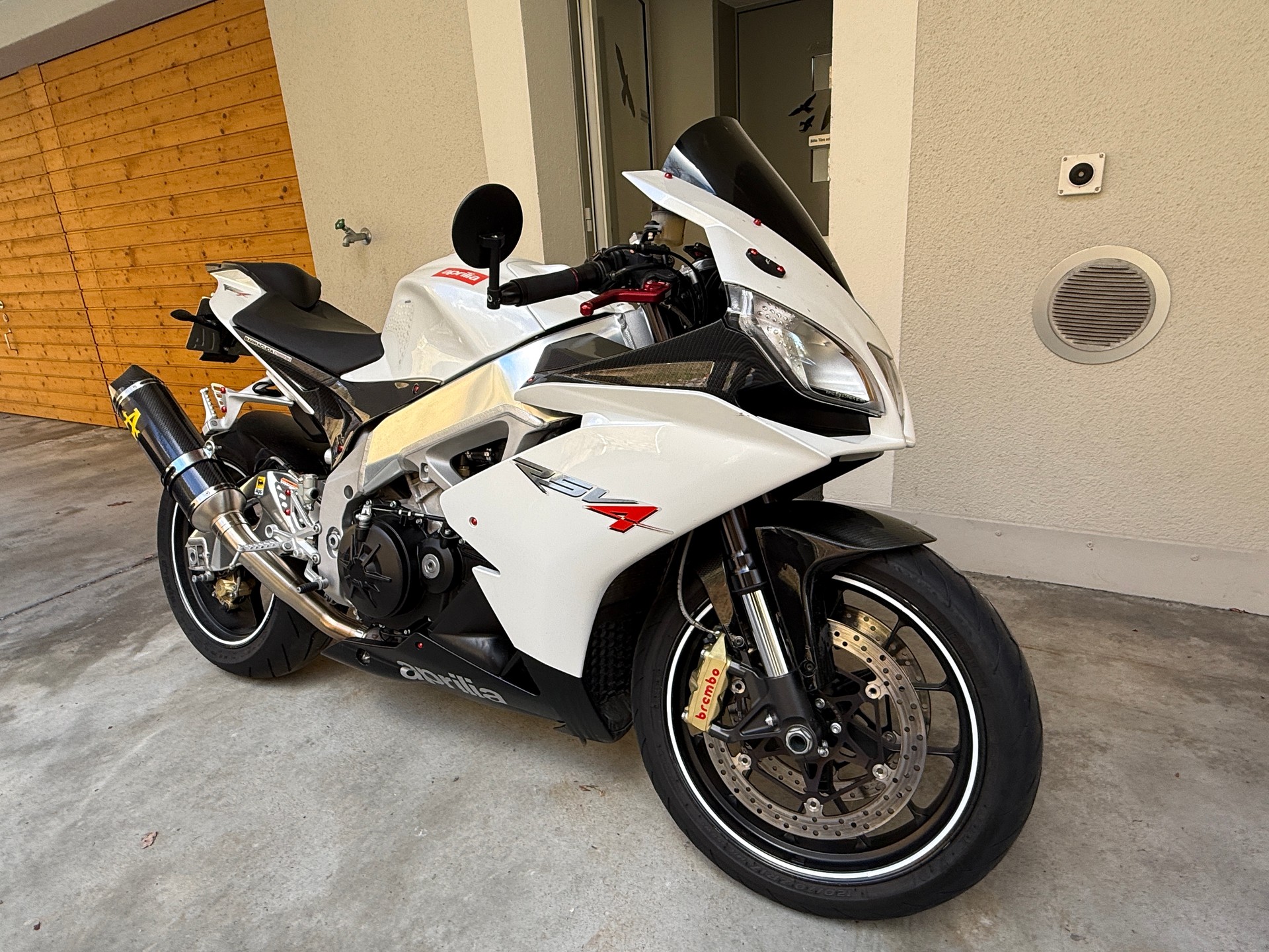 APRILIA RSV4 R-image-2