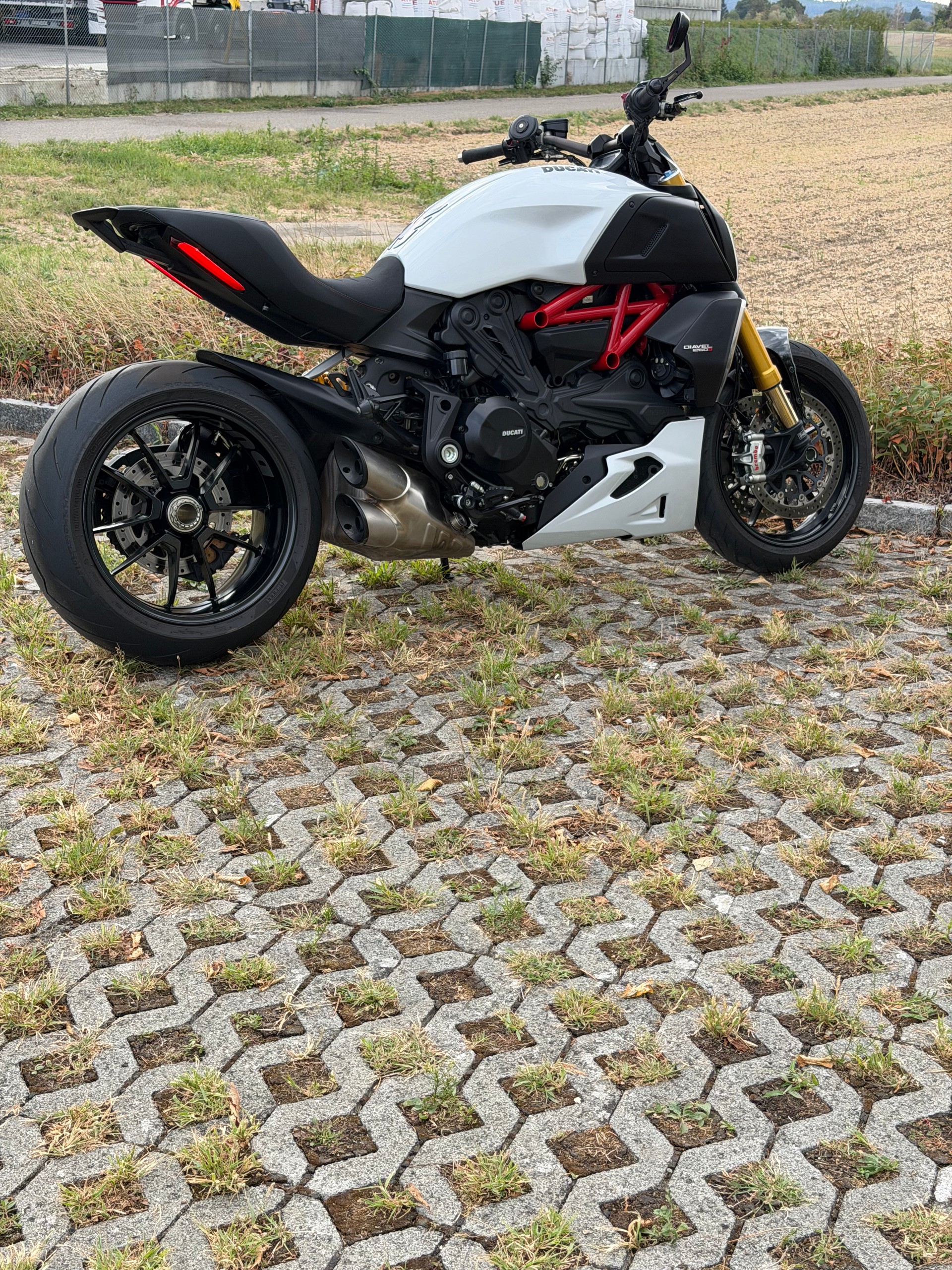 DUCATI Diavel 1260 S-image-4