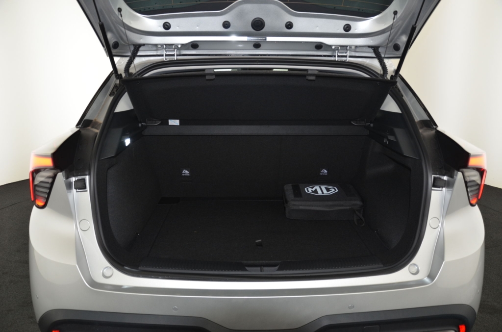 MG 4 EV 64kWh Premium Facelift-image-25