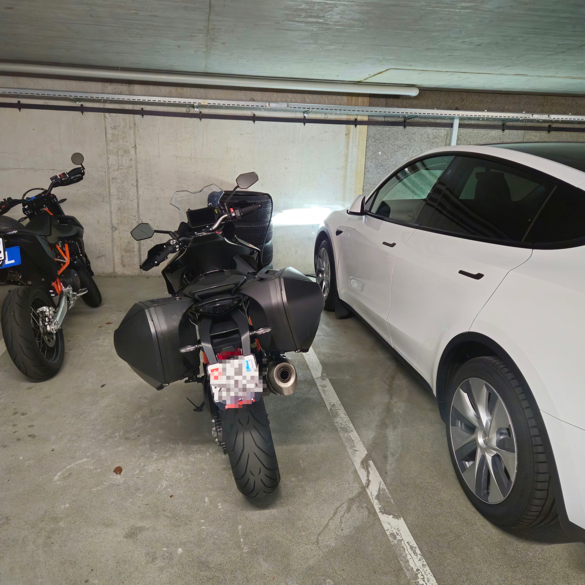 KTM 1290 Super Duke GT-image-9