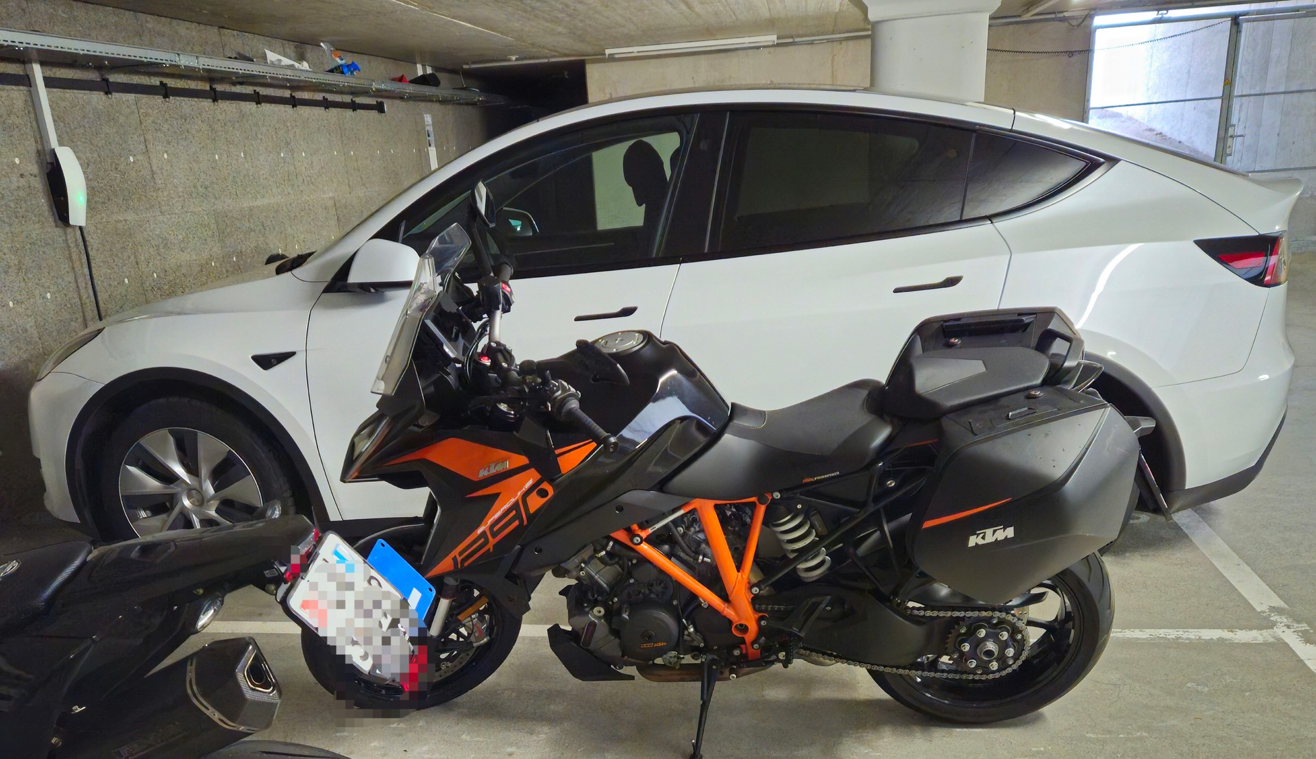 KTM 1290 Super Duke GT-image-8