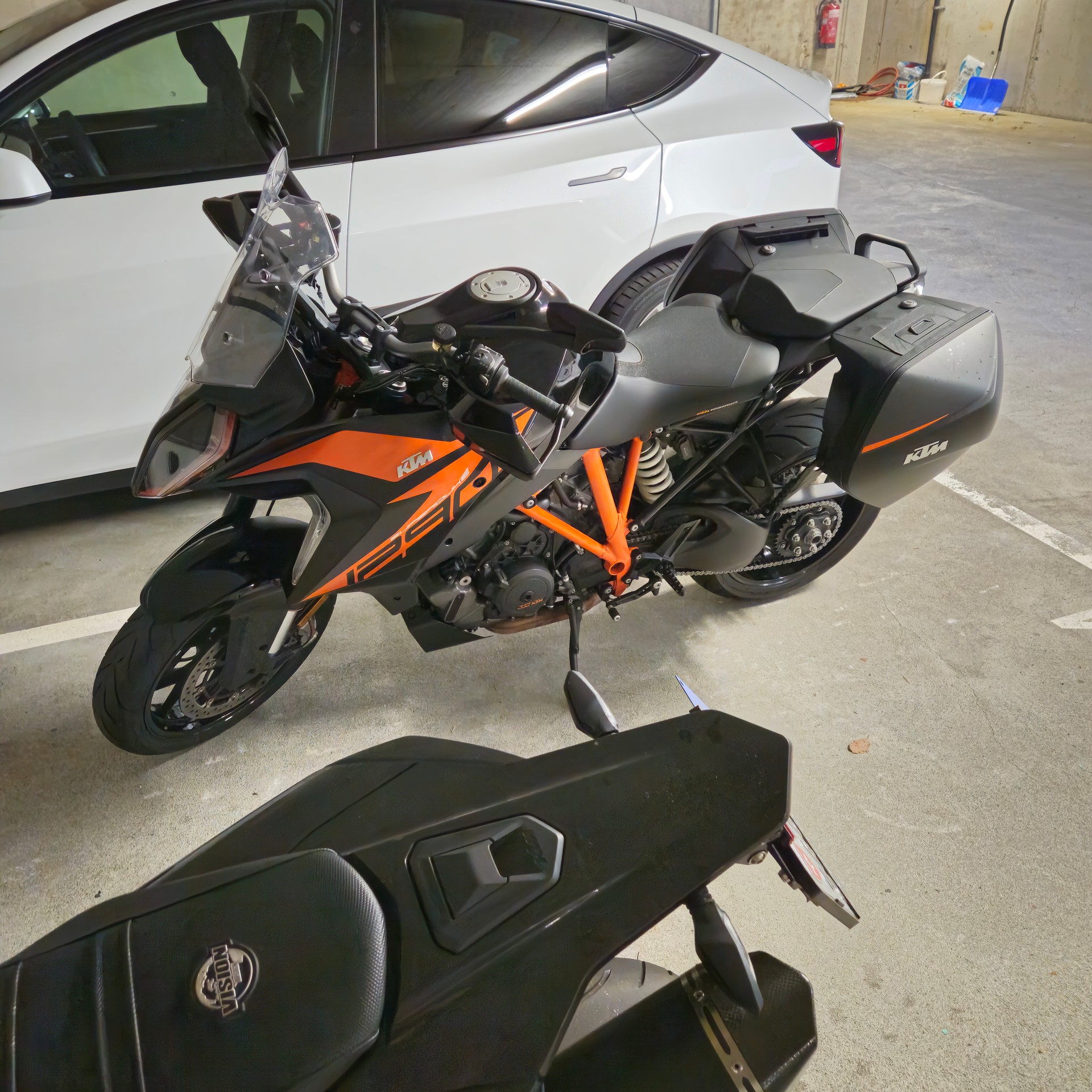 KTM 1290 Super Duke GT-image-10