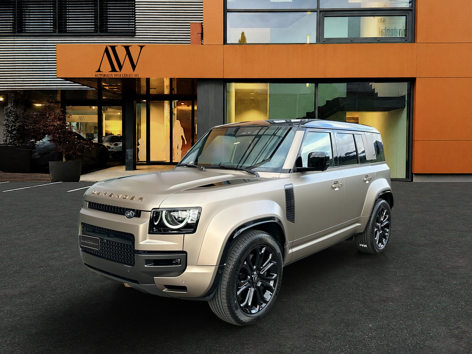 LAND ROVER Defender 110 4.4 V8 Octa / CH Auslieferung mit Gratis Service-showroom-element-2