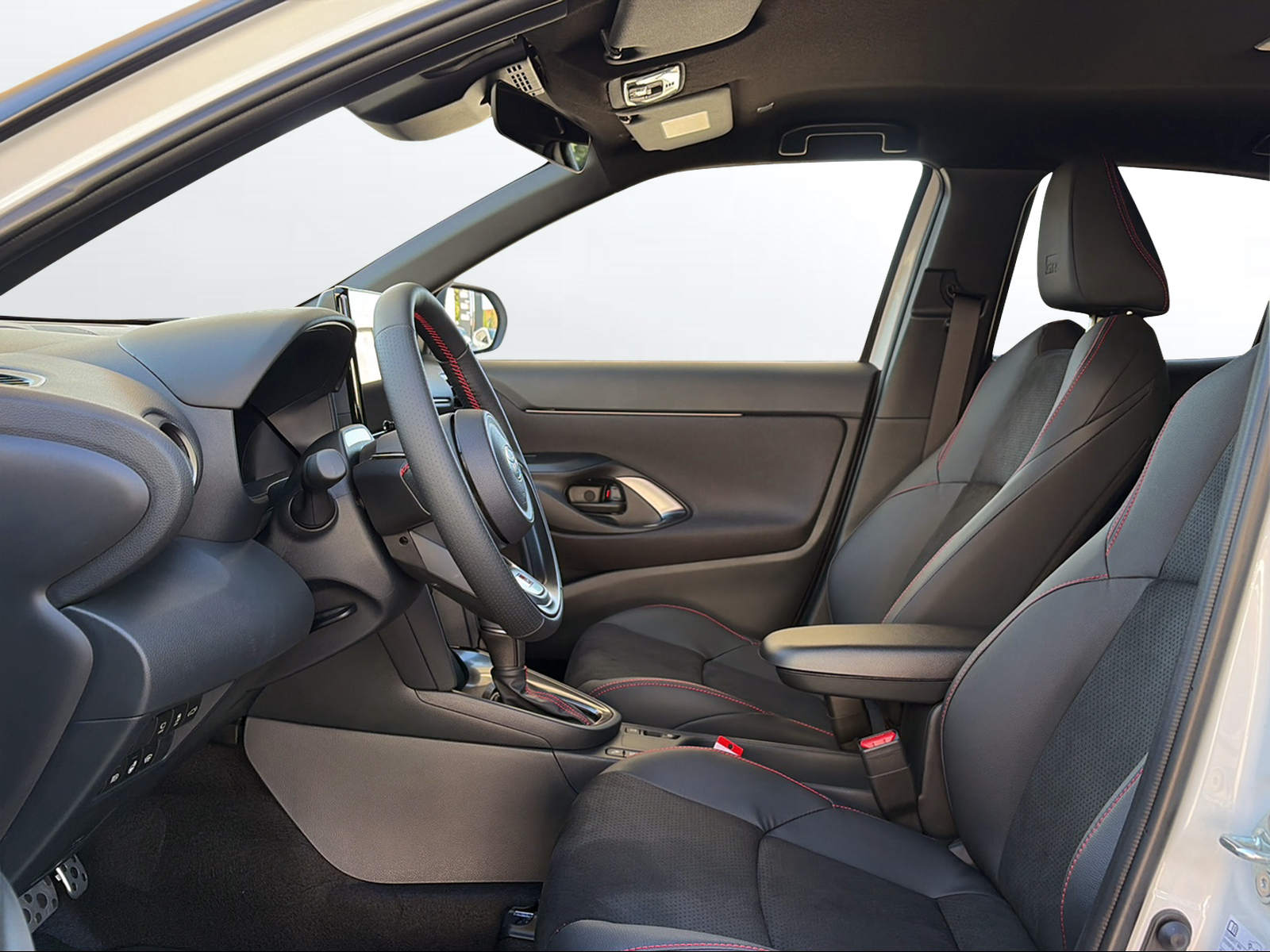 TOYOTA Yaris Cross 1.5 GR Sport e-CVT (Facelift)-image-8