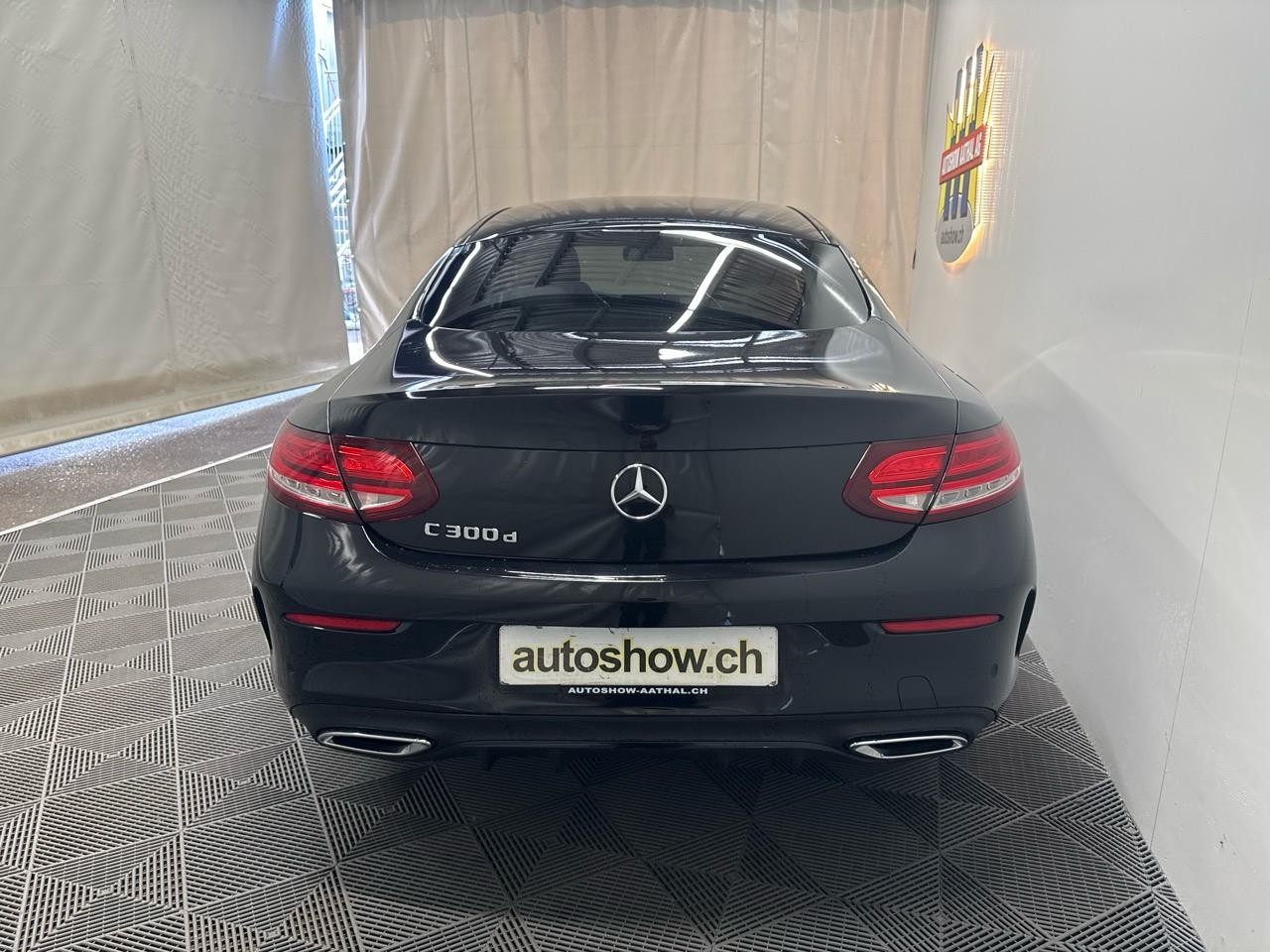 MERCEDES-BENZ C 300 d Coupé AMG Line 9G-Tronic-image-11